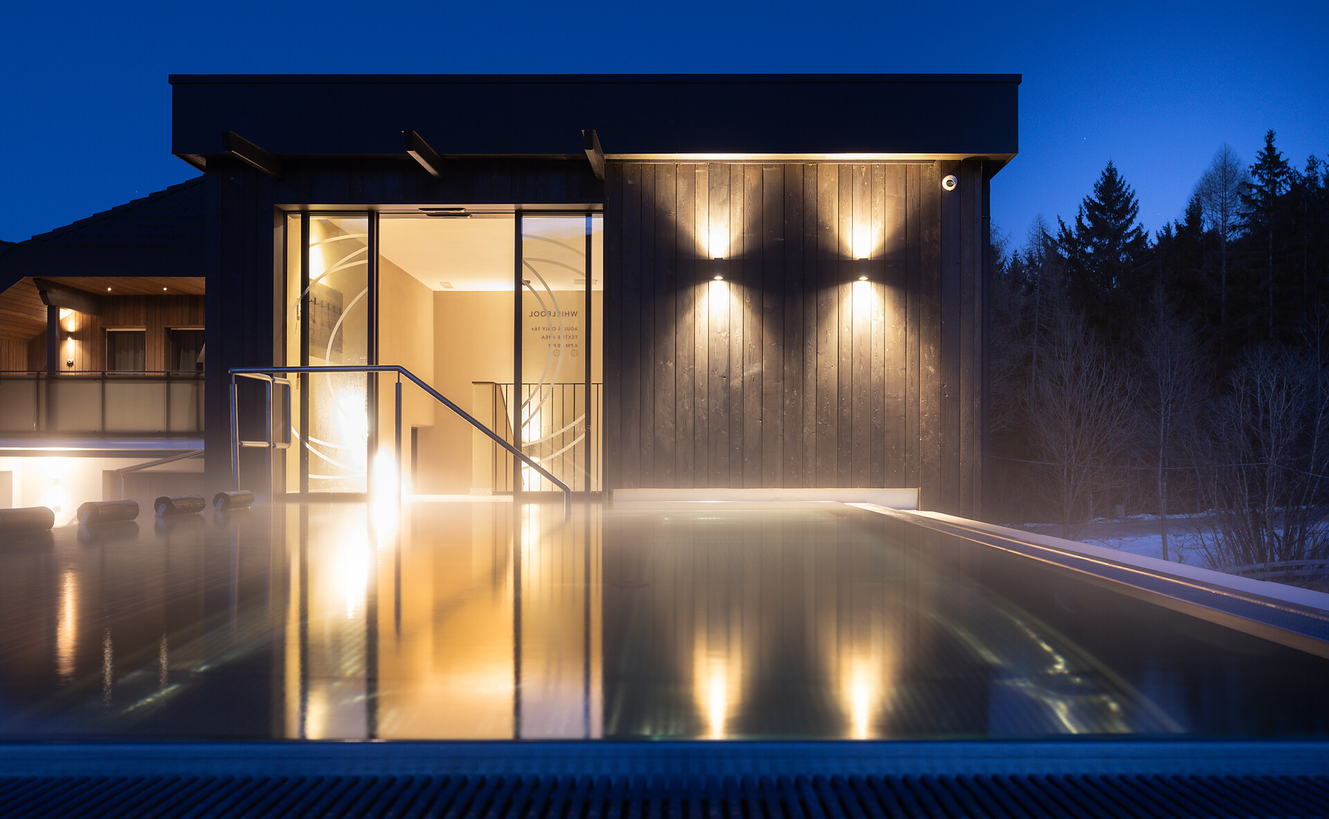 XXL outdoor whirlpool