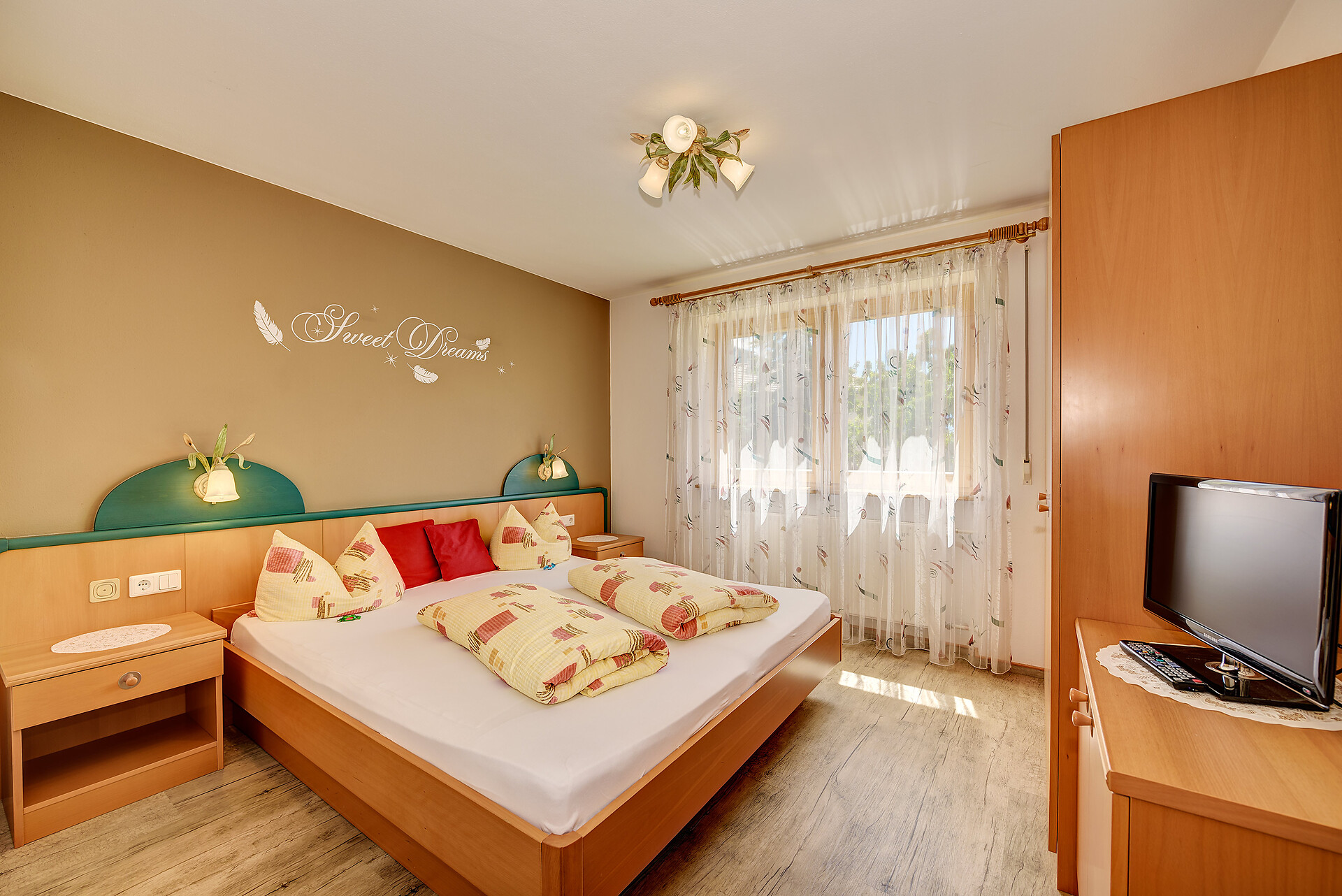 Room Burgeis