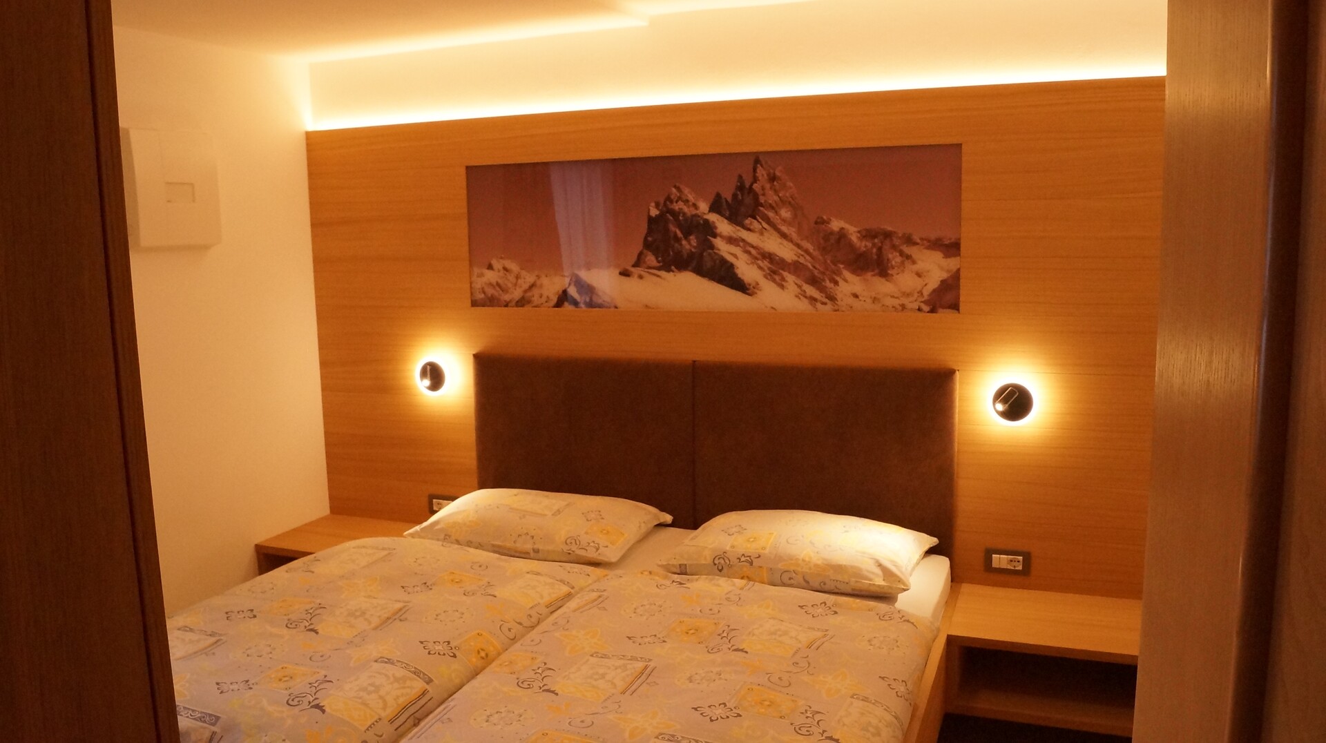 App.2  Economy    4 Adults