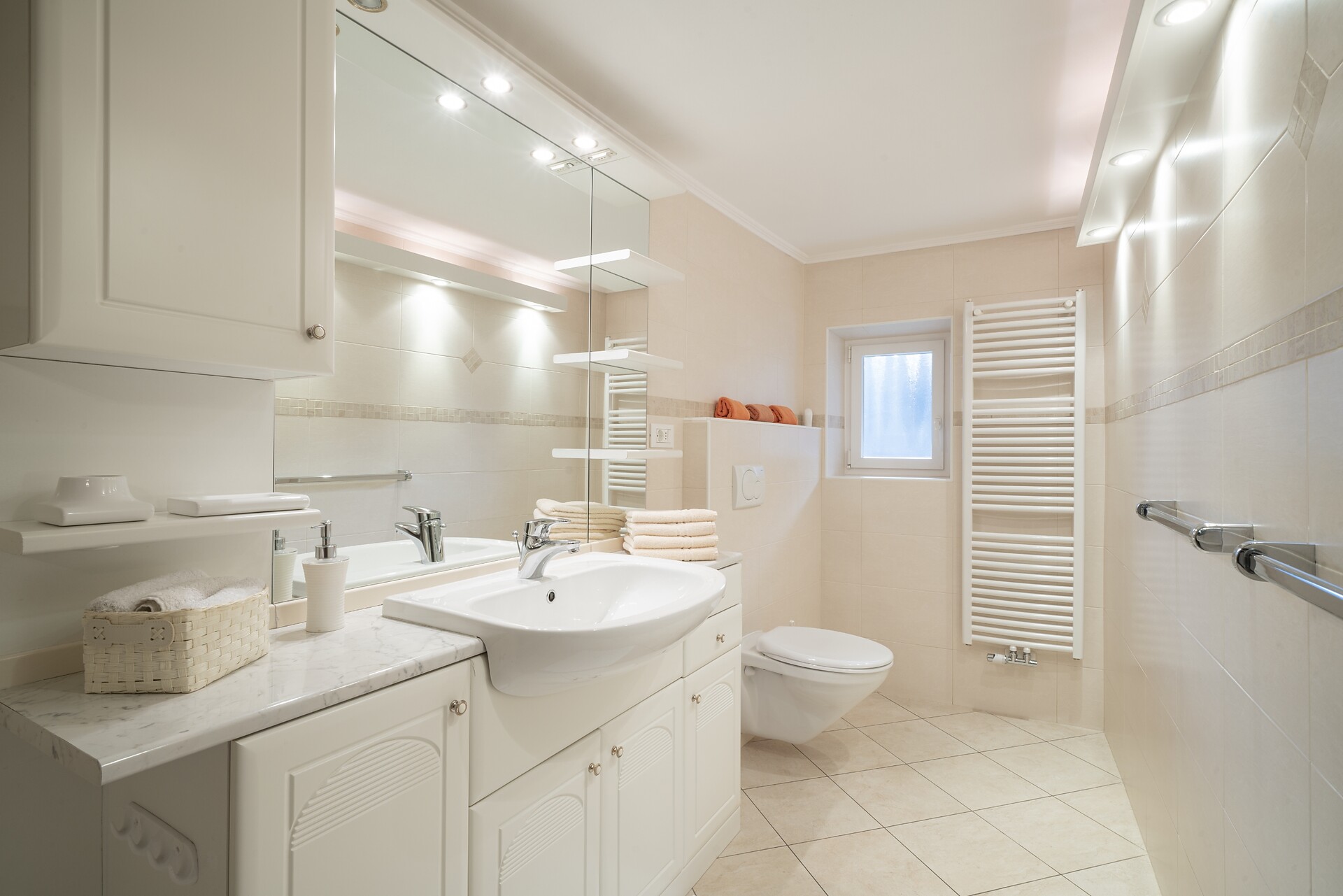 Bathroom apartment 6