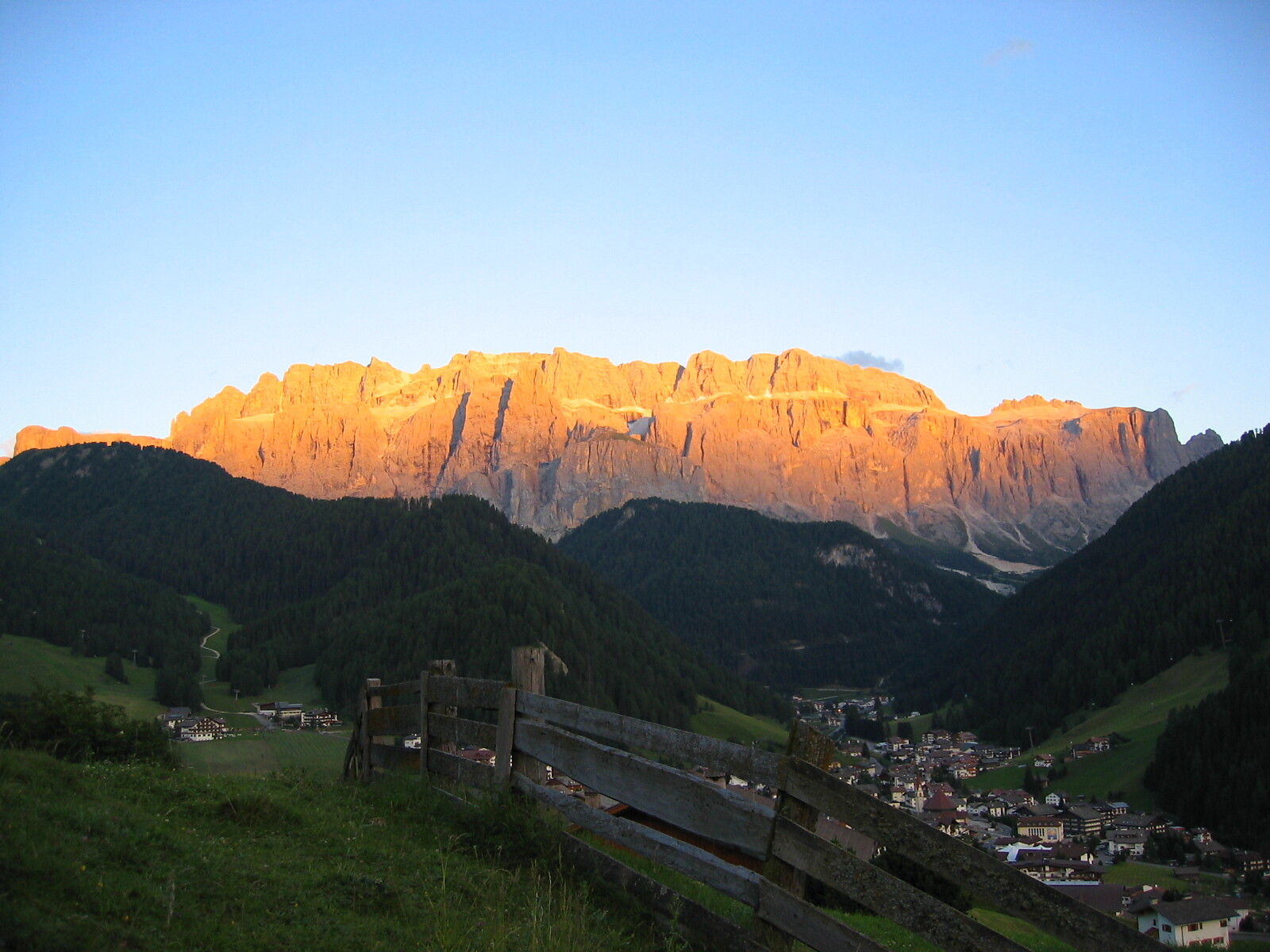 tramonto visto dal prato Neuhaus