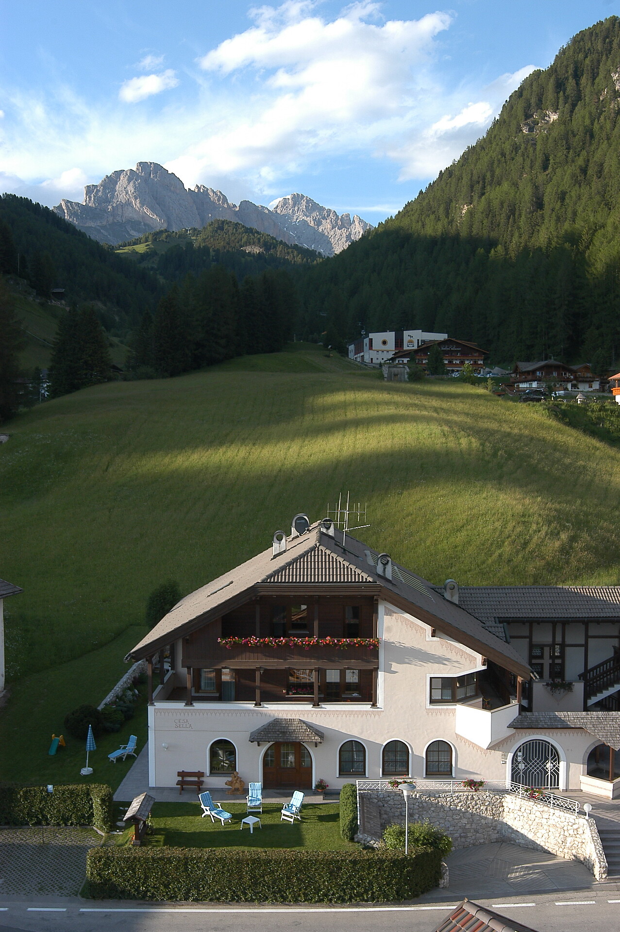 Apartments Cësa Sella Wolkenstein 6 suedtirol.info