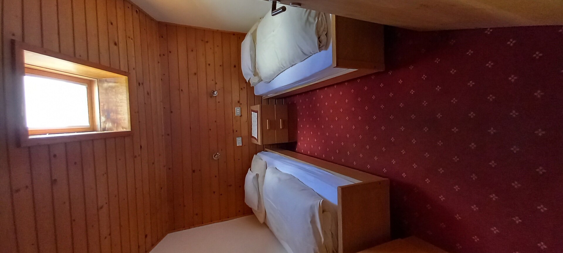 Sleeping room with 2 separate beds