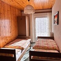 Sleeping romm with twin beds