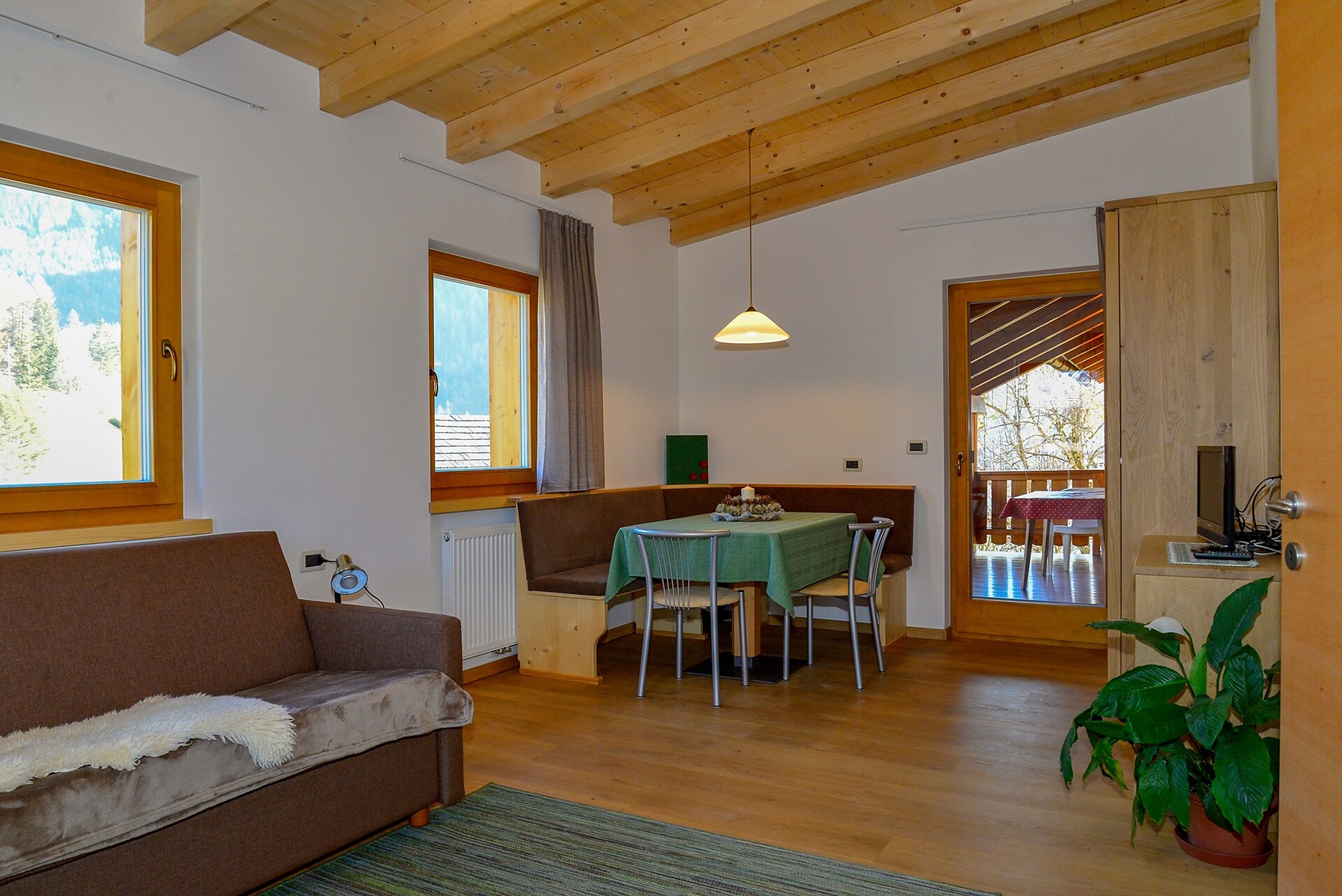 Soggiorno appartamento n. 4