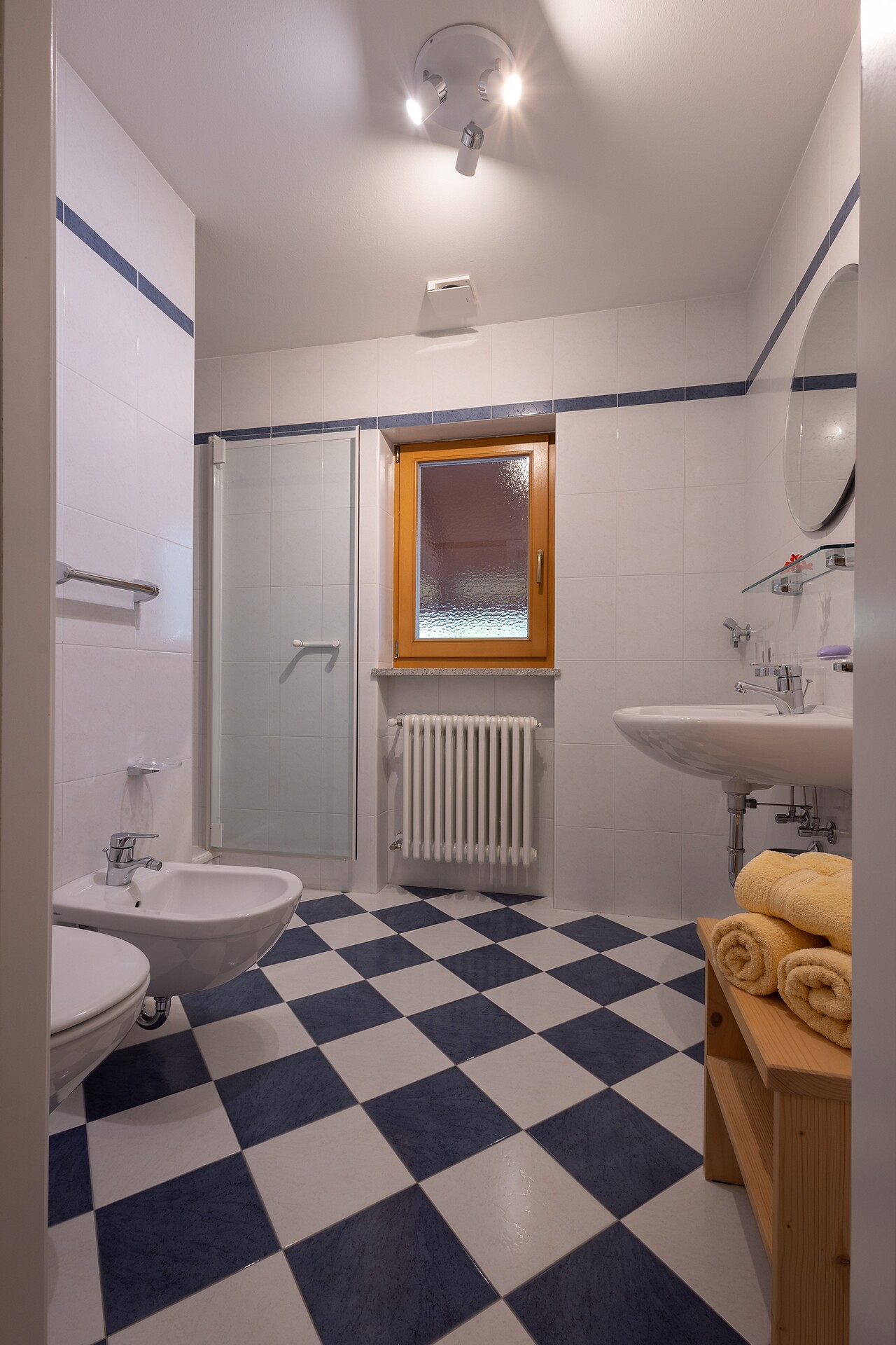 Bathroom apartment Fanes