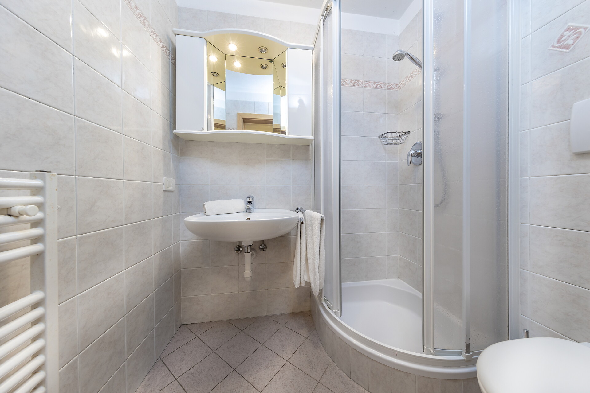 Bathroom App. B