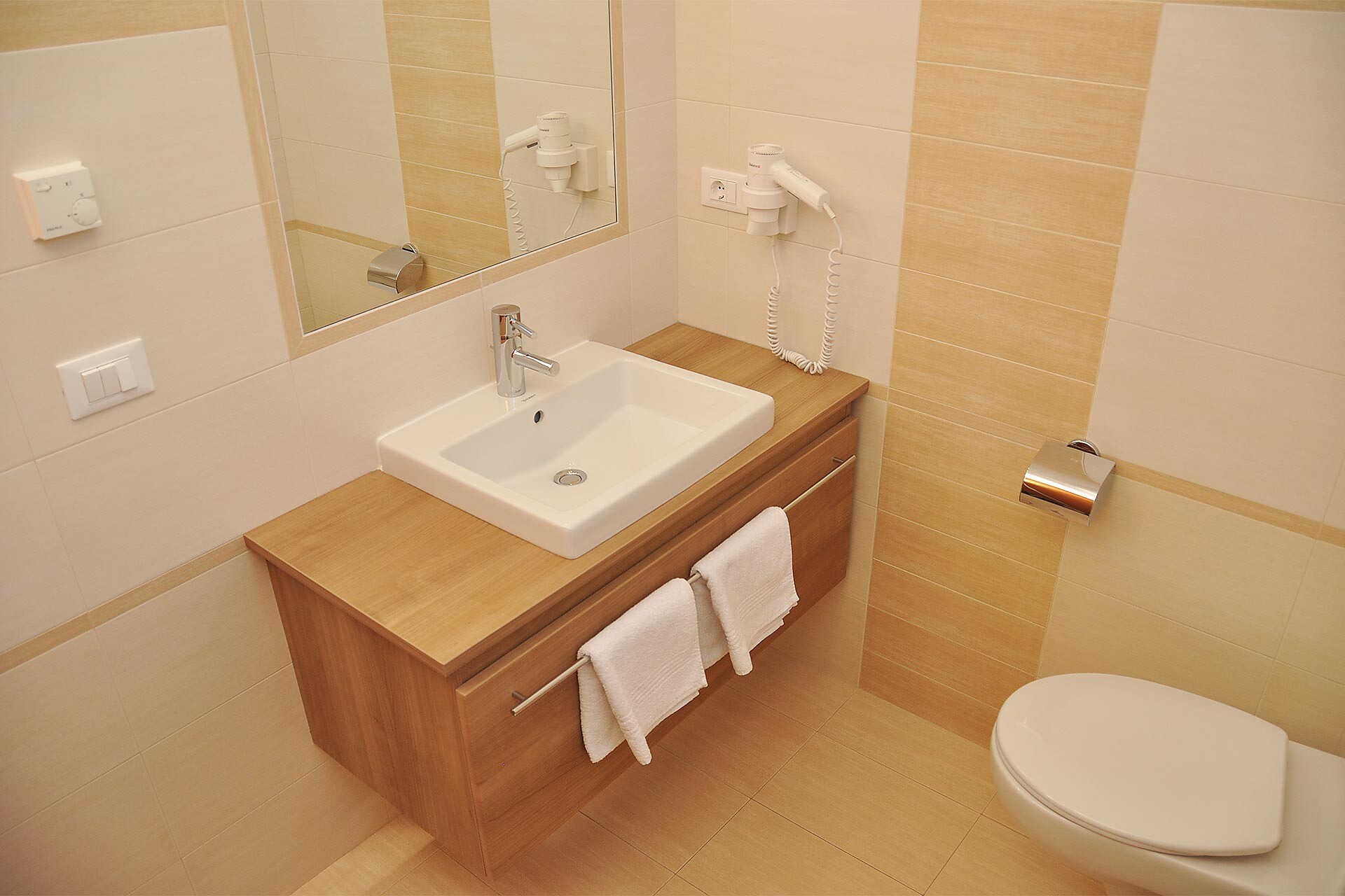 Bathroom 02