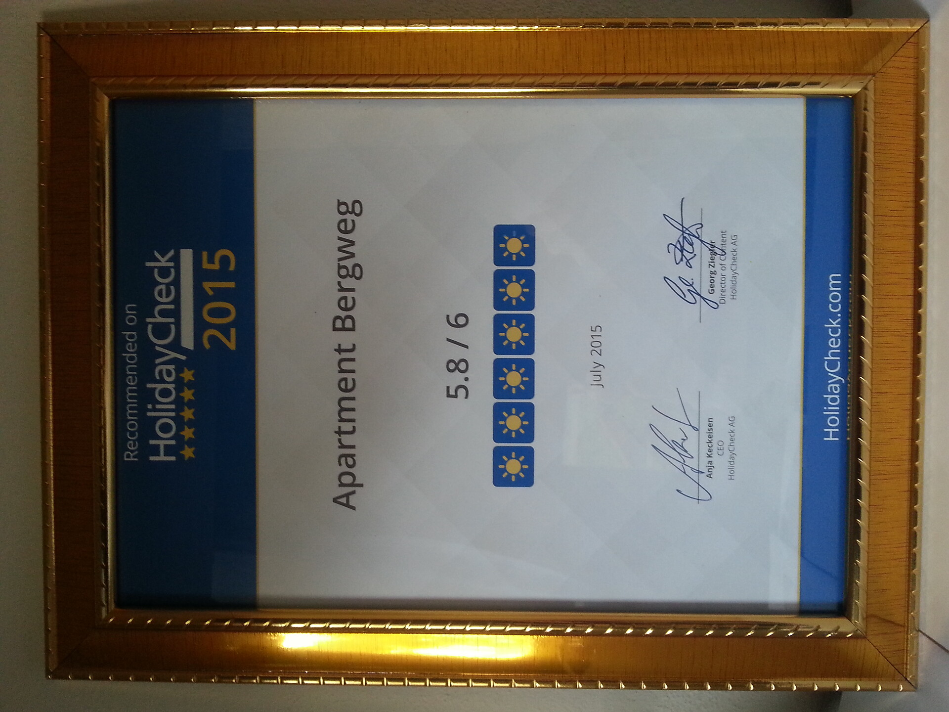 Recommended and rewarded by HolidayCheck for 2015