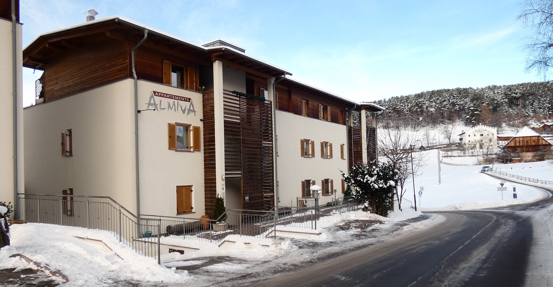 Apartments Almiva