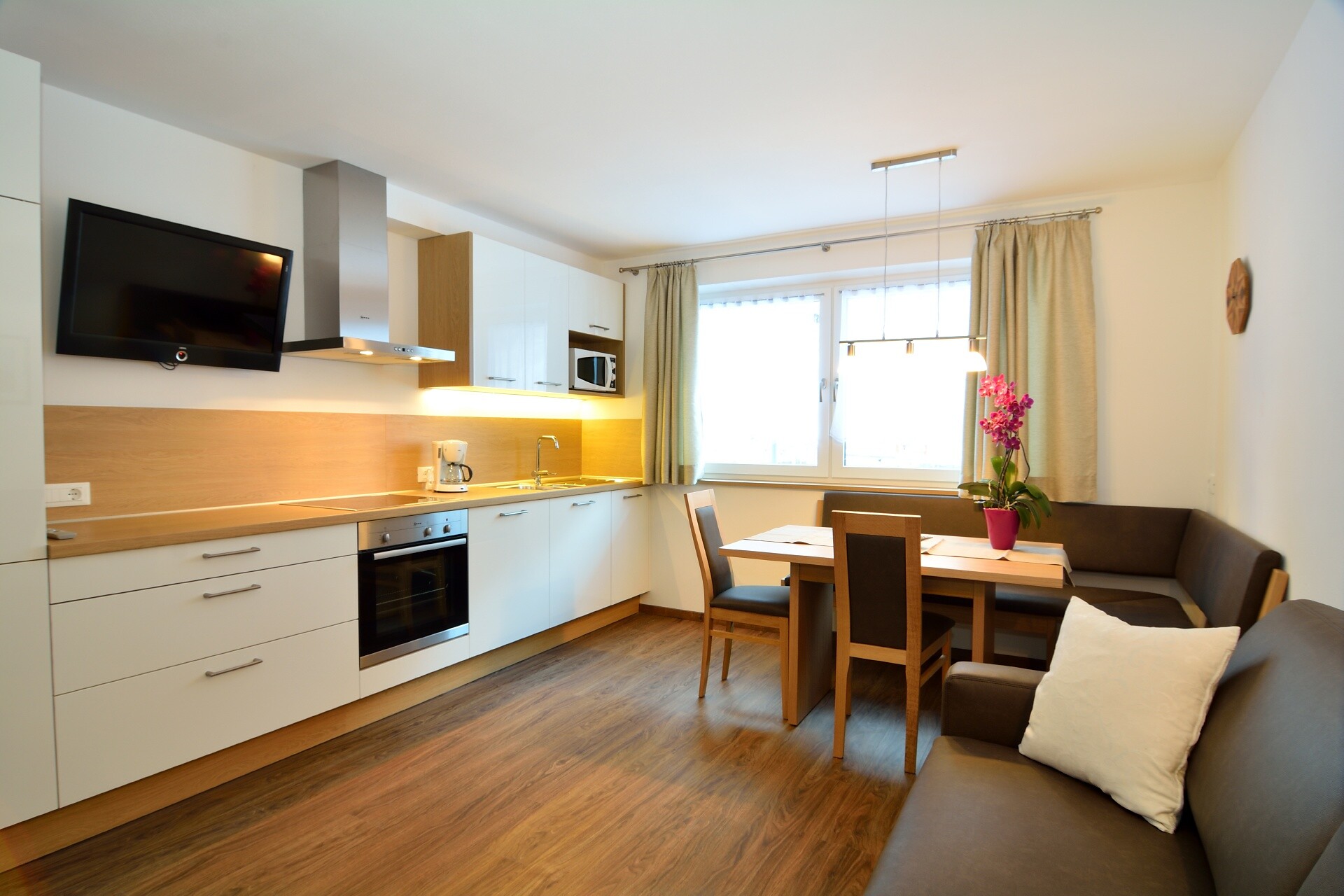 Kitchen living