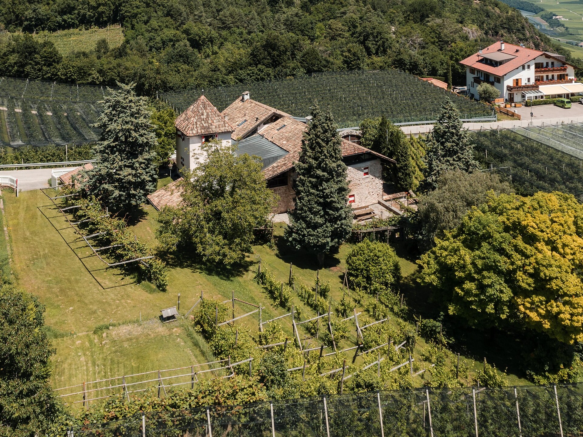 Ansitz Wieshof Caldaro sulla Strada del Vino 1 suedtirol.info