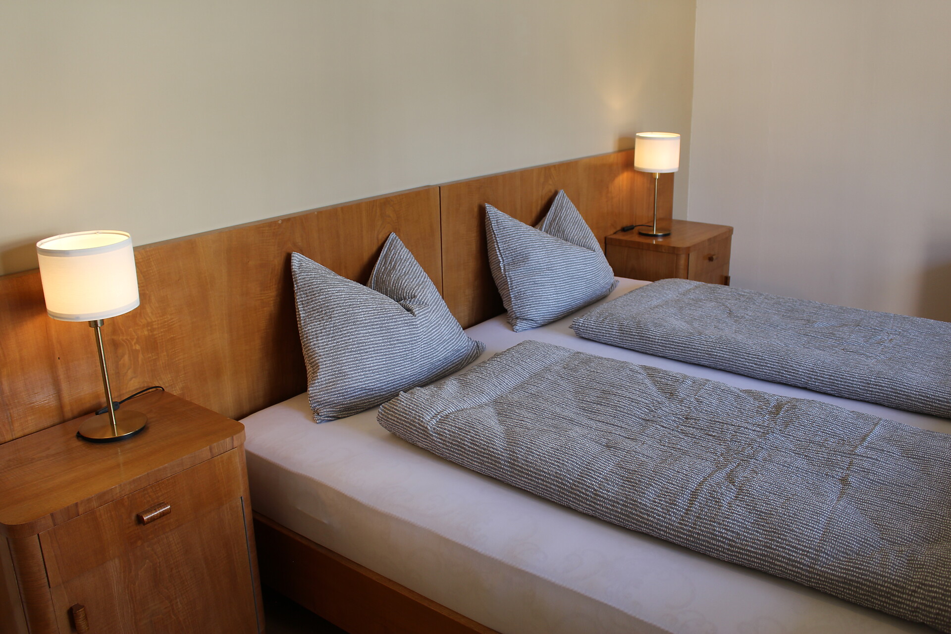 Schlafzimmer 1