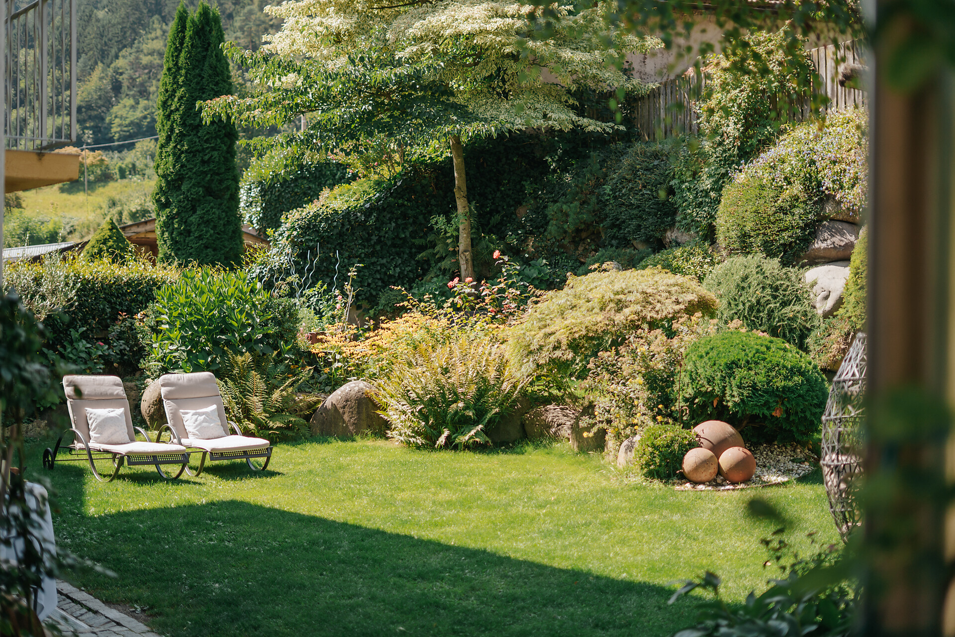 romantic garden to relax