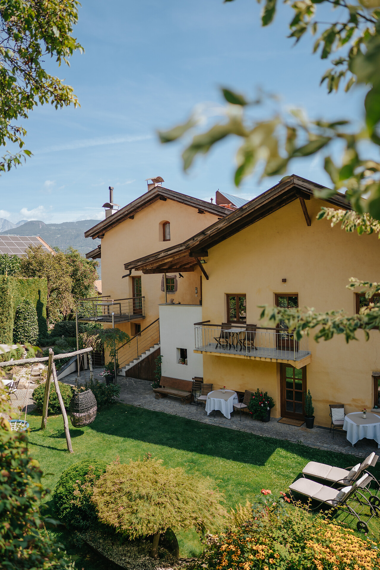the manor house with the romantic garden