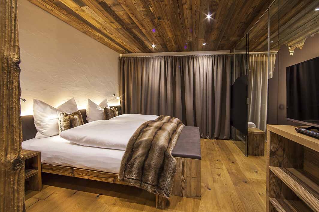 bedroom 4 floor