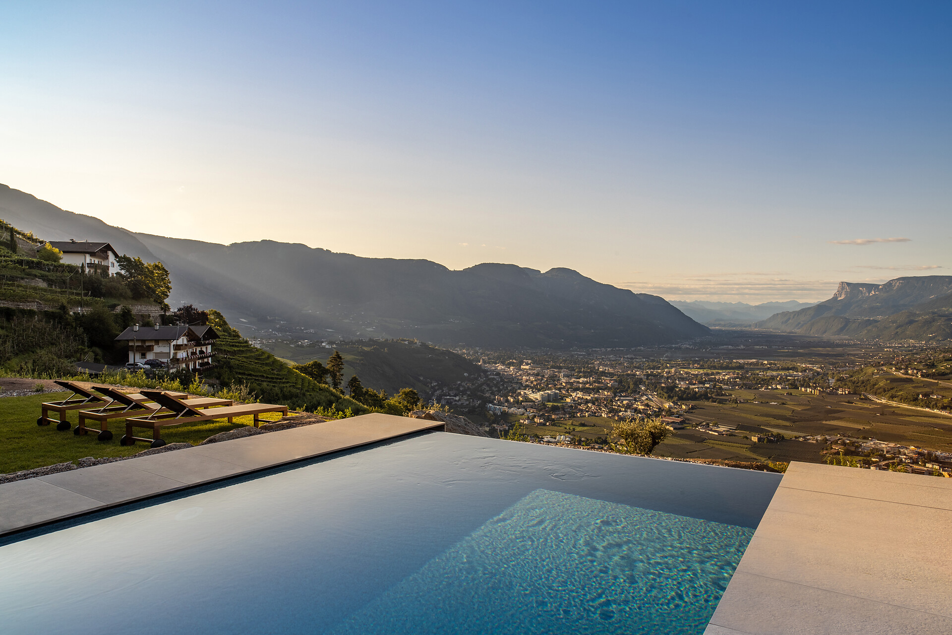 Infinity Sole Pool