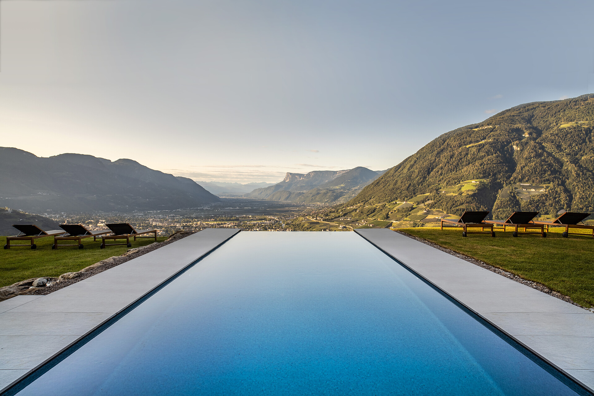 Infinity Sole Pool