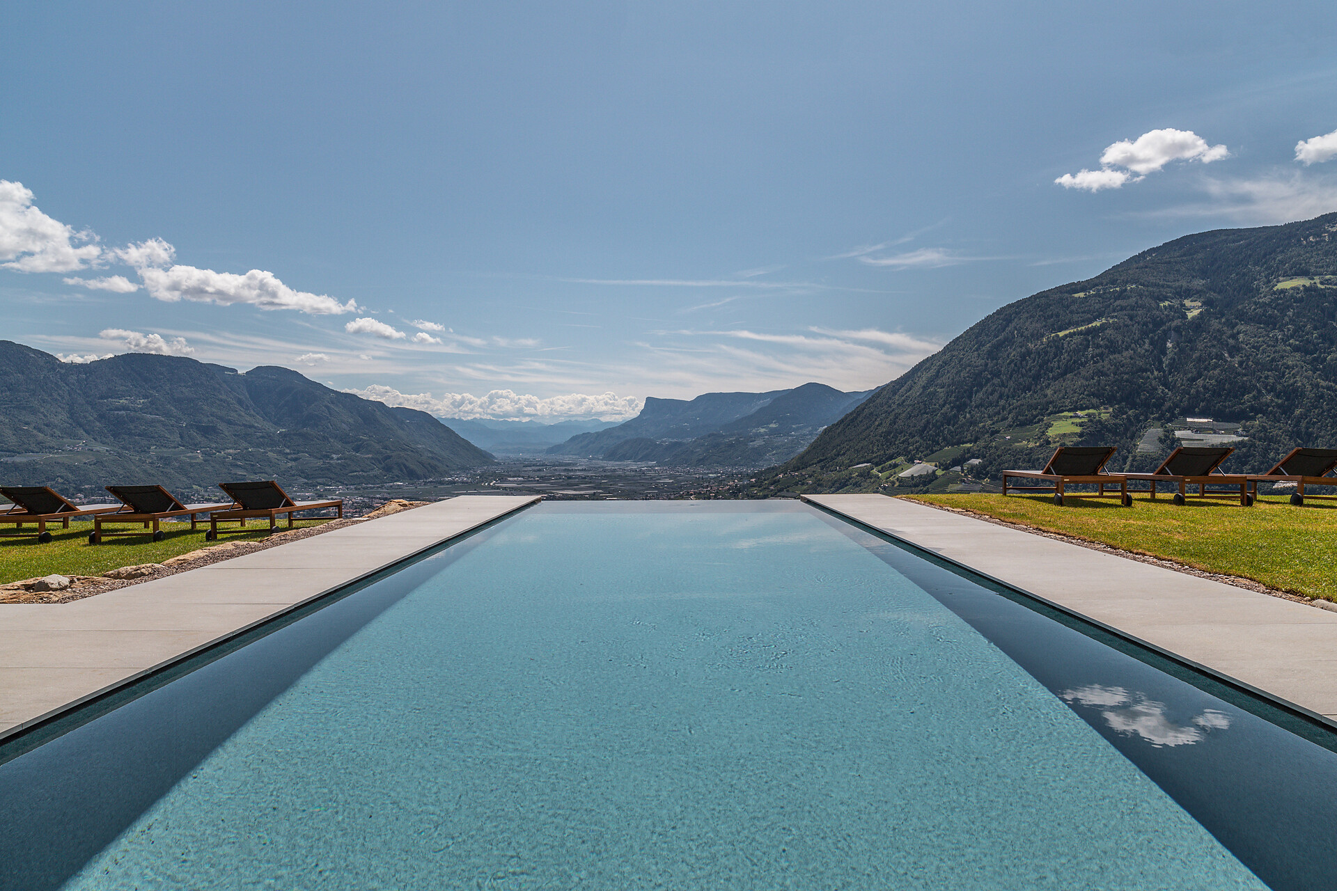 Infinity Sole Pool