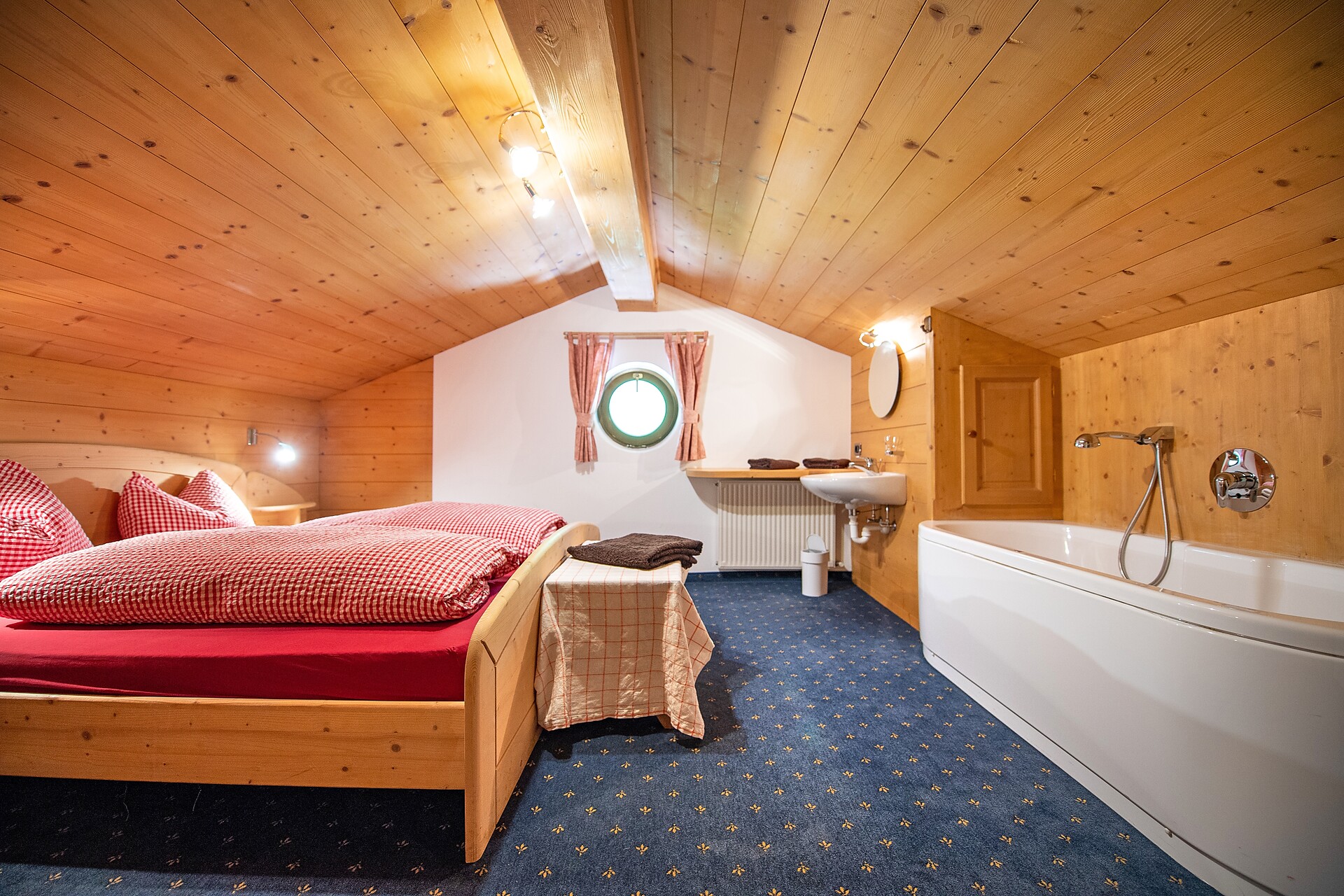Apartments Tuene Ortisei Val Gardena Dolomites