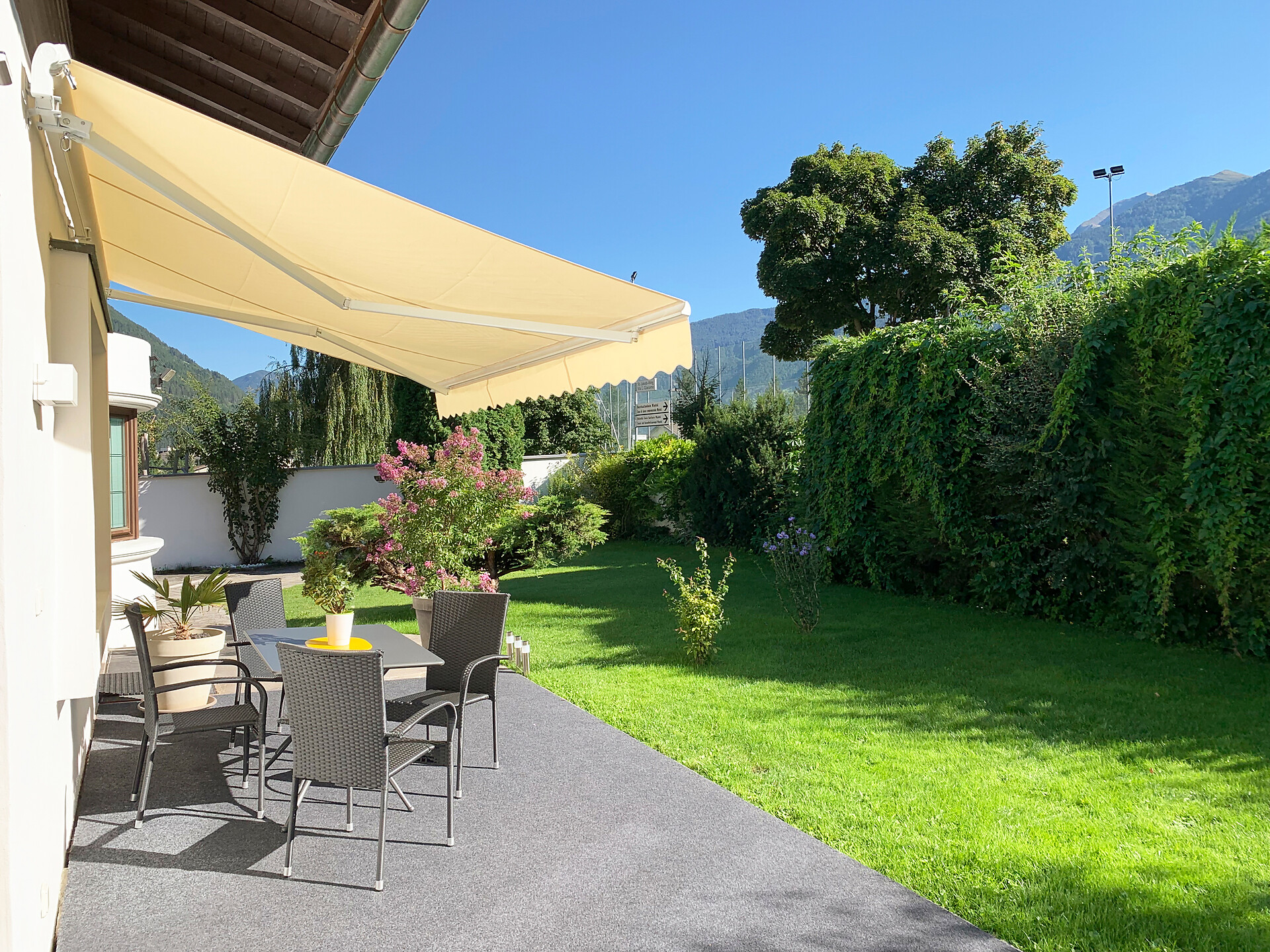garden apartment irene aussenansicht sommer