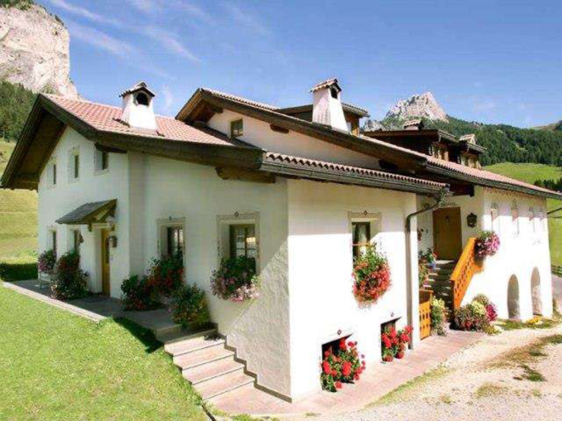 Apartments Luech da Plazola