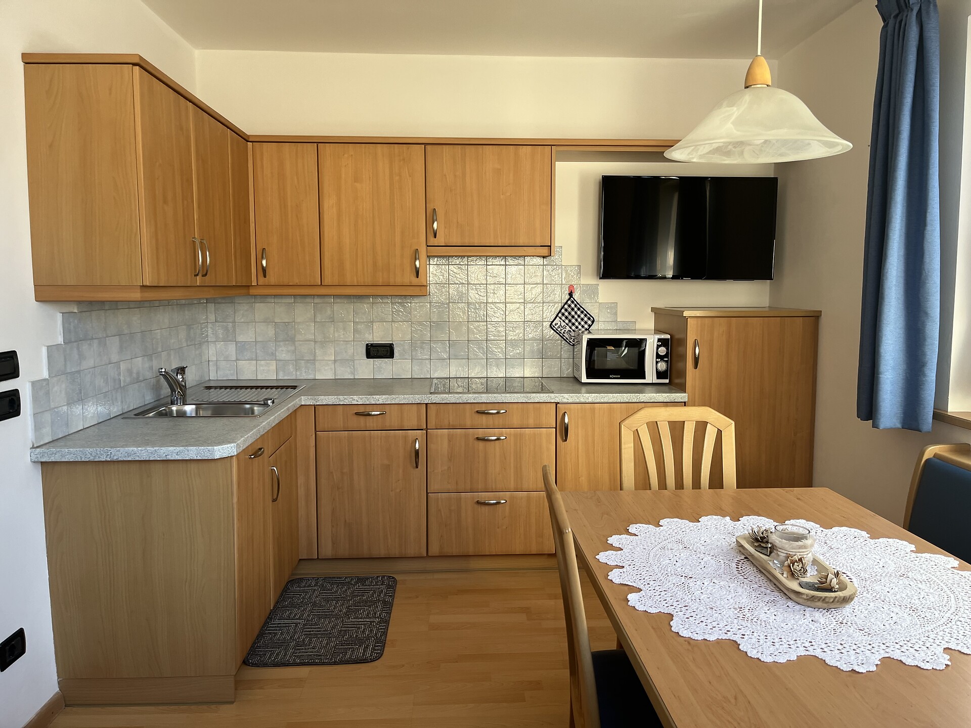 Combined kitchen and living room