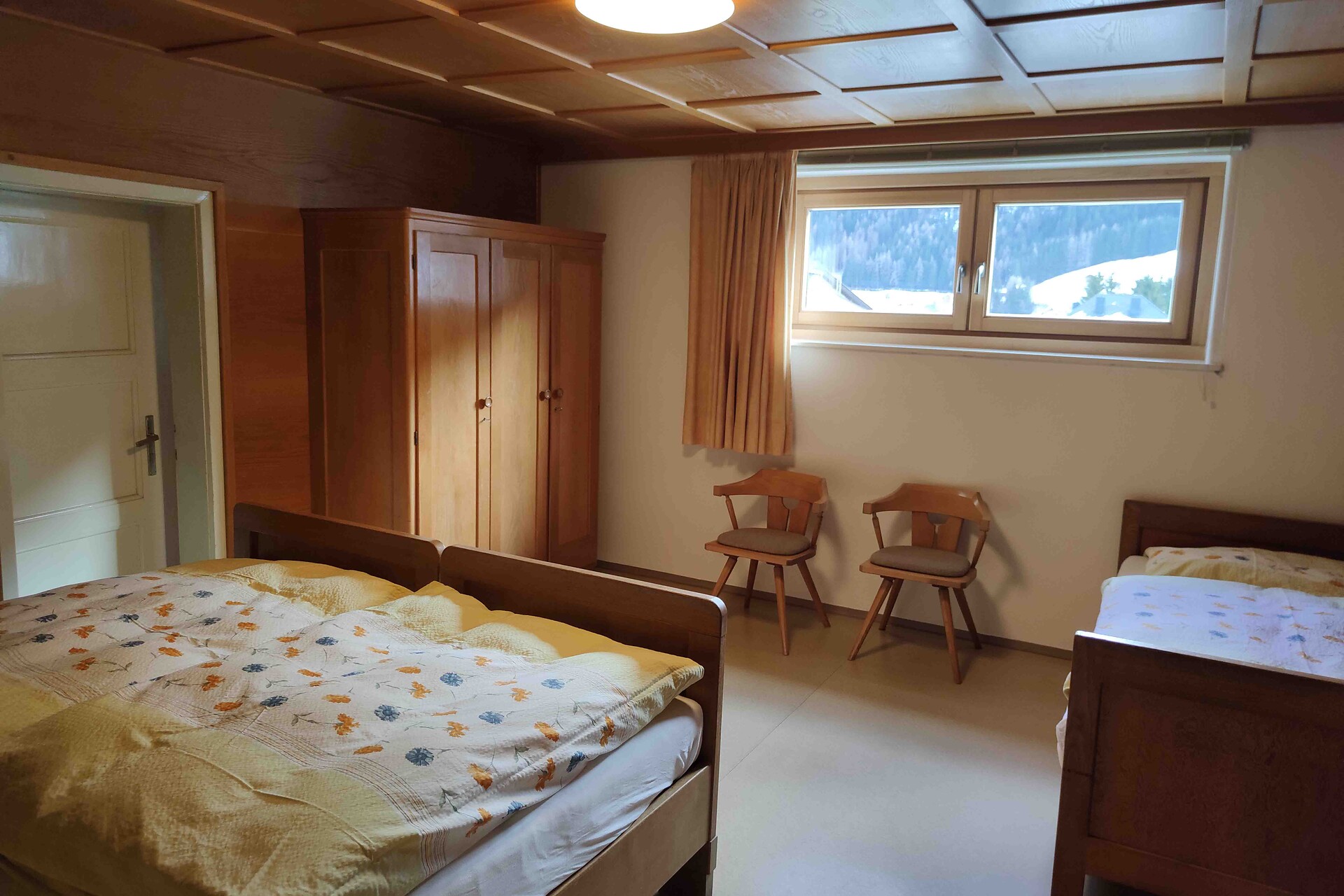 Schlafzimmer 1