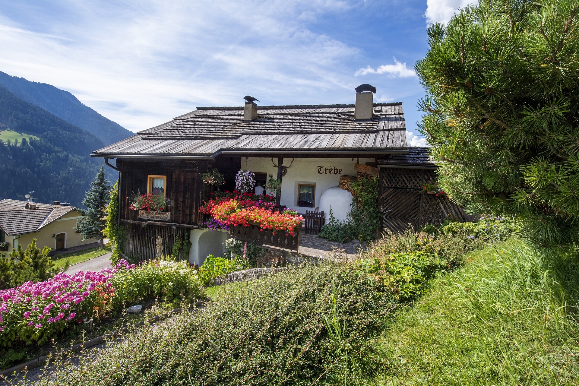 Traditional Apartment Trebe