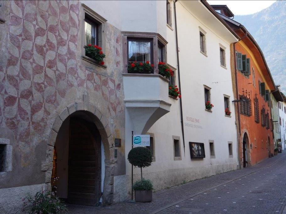 Ansitz Bernard Kaltern an der Weinstraße 1 suedtirol.info