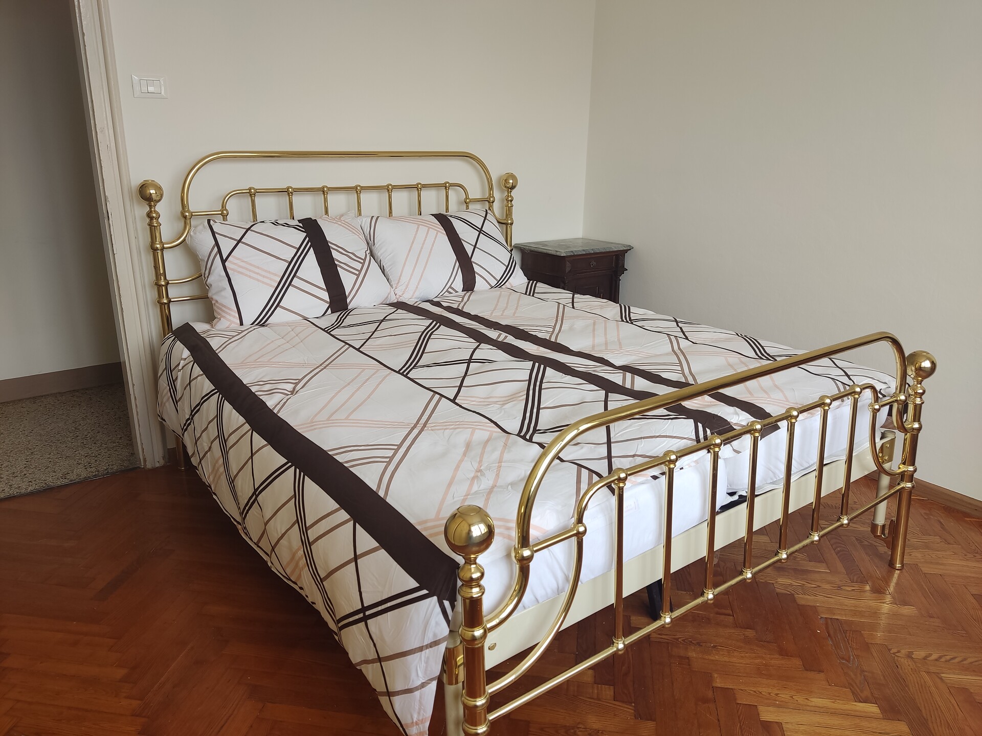 Apartment Viktoria BZ