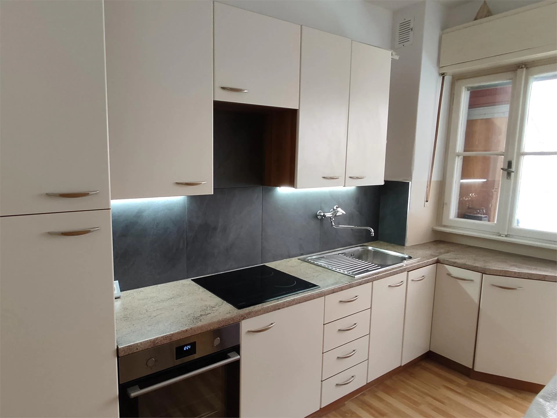 APARTMENT VIKTORIA Bolzano 4 suedtirol.info