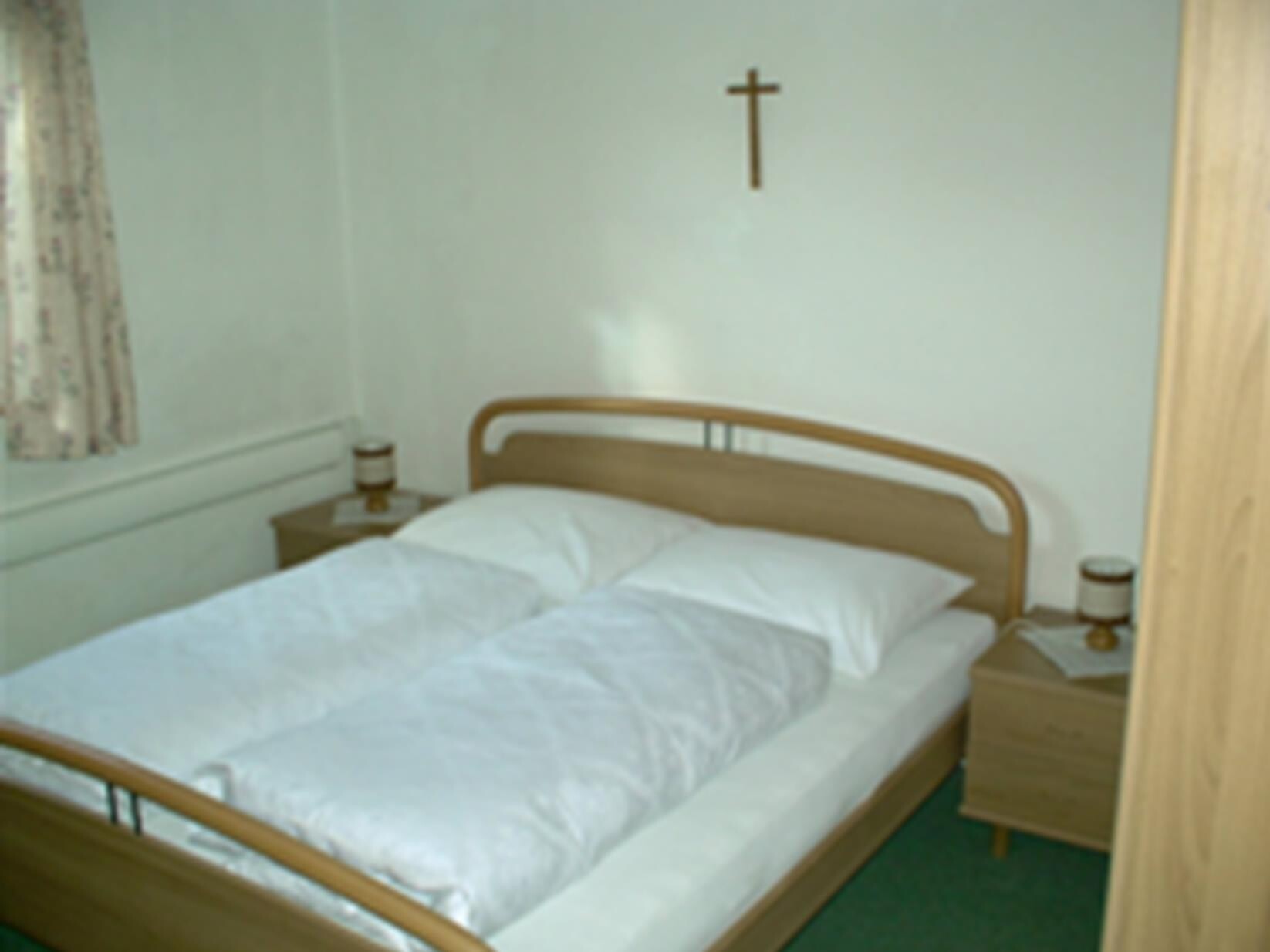 Schlafzimmer 1