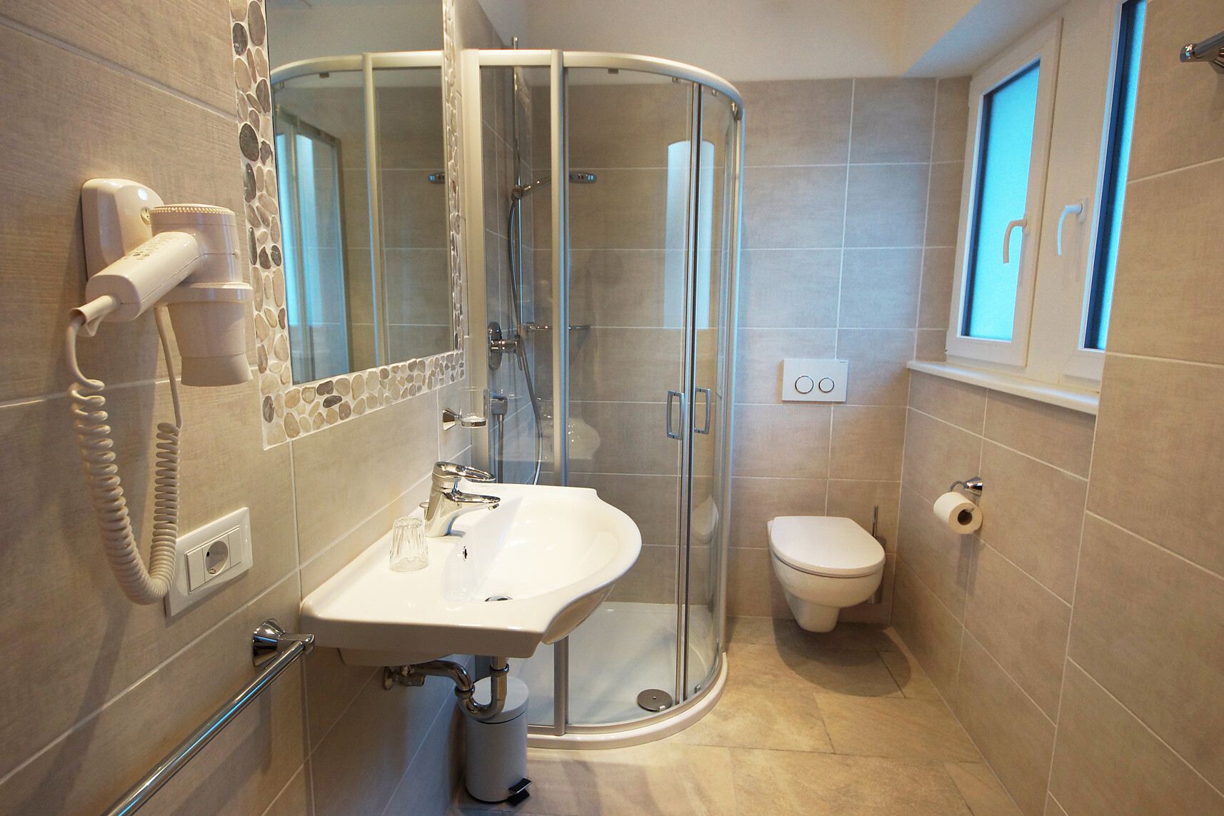 Apartment Nr. 1  Bathroom Nr. 1  with shower,wc and hairdryer