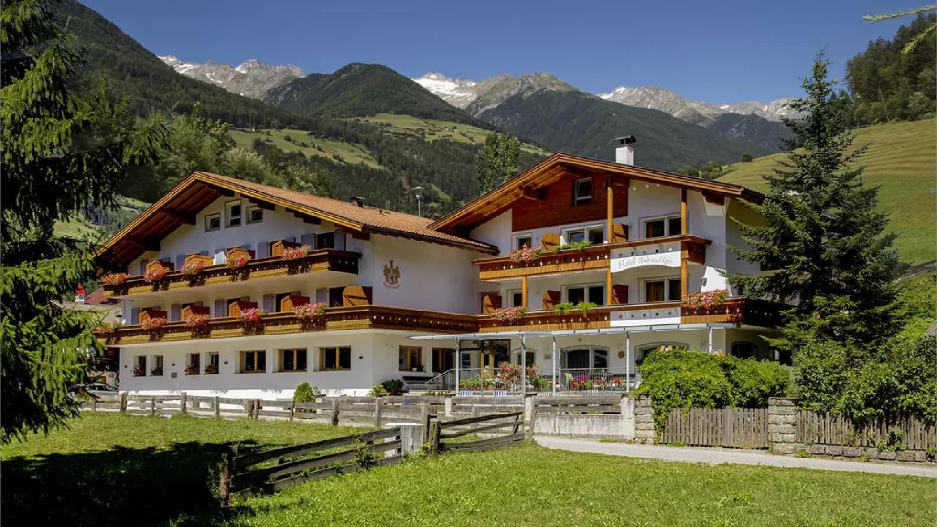 Andreas Hofer Hotel Ahrntal 1 suedtirol.info