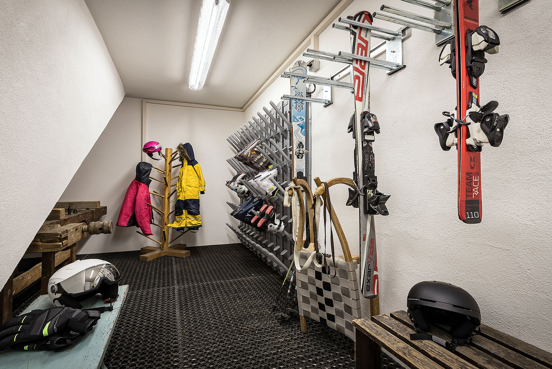 Ski room wiht boot dryer