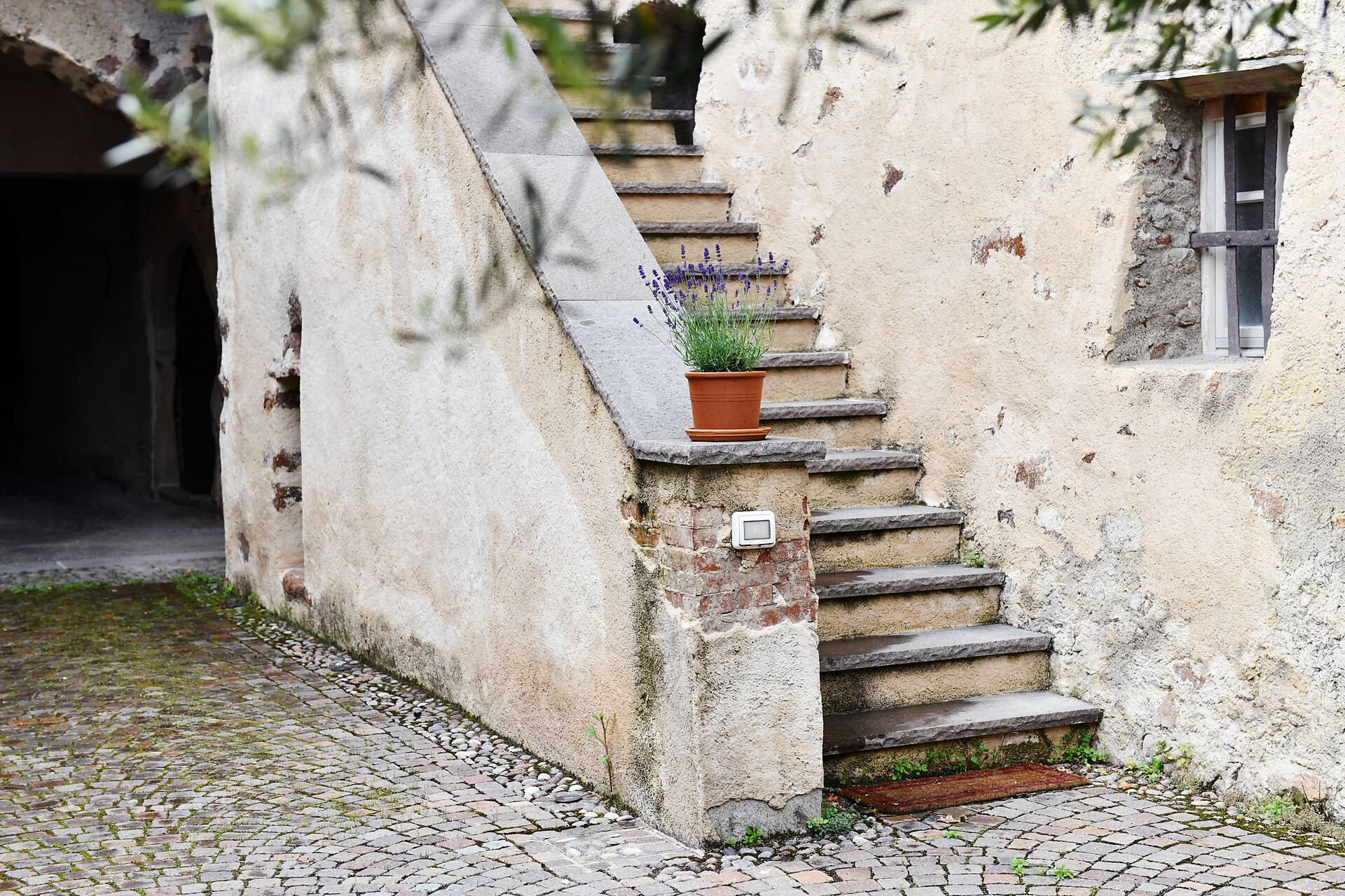 Detail inner courtyard