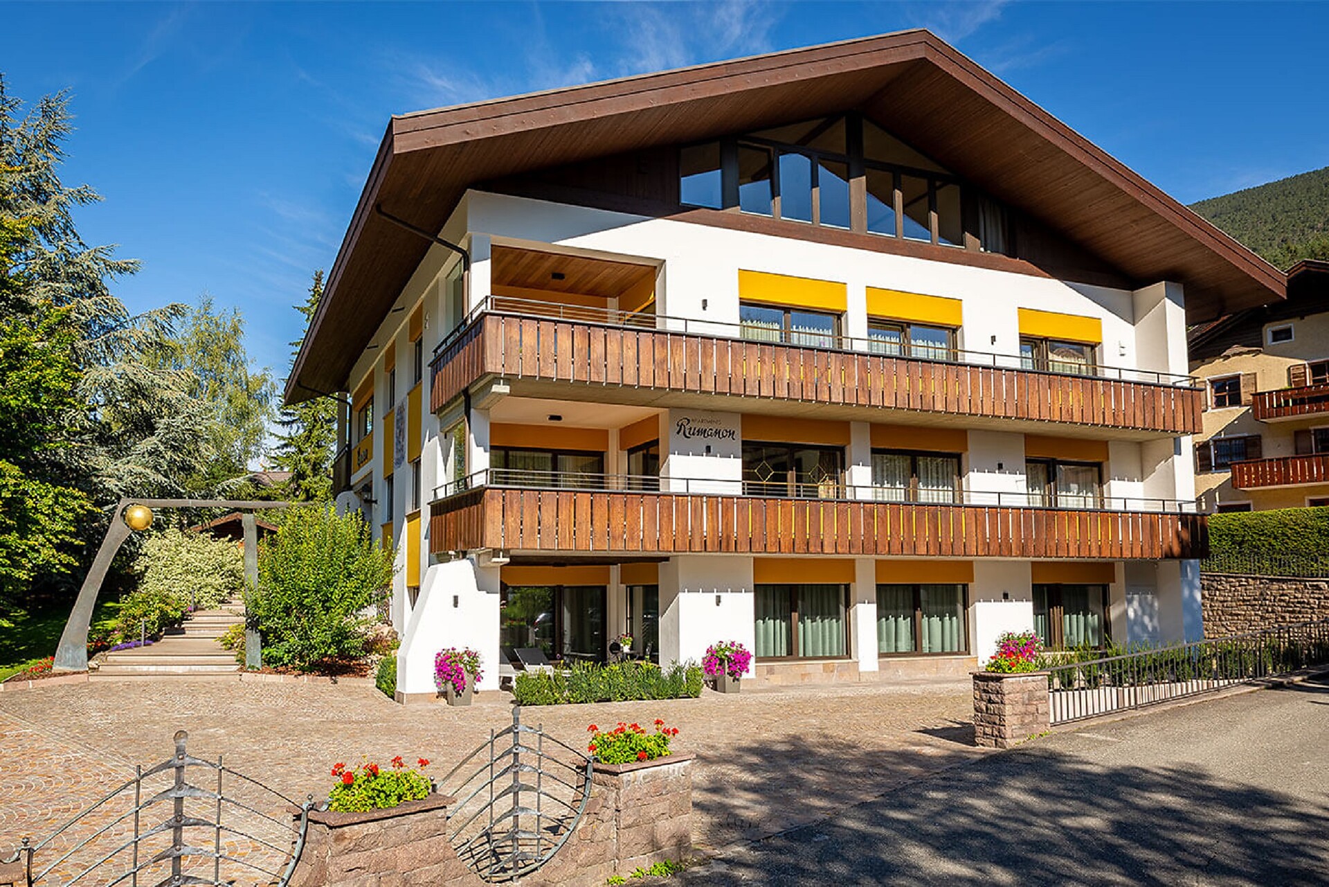 Apartments Rumanon
