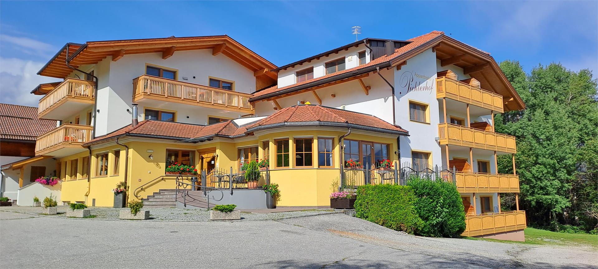 Aparthotel Pichlerhof San Lorenzo di Sebato 3 suedtirol.info