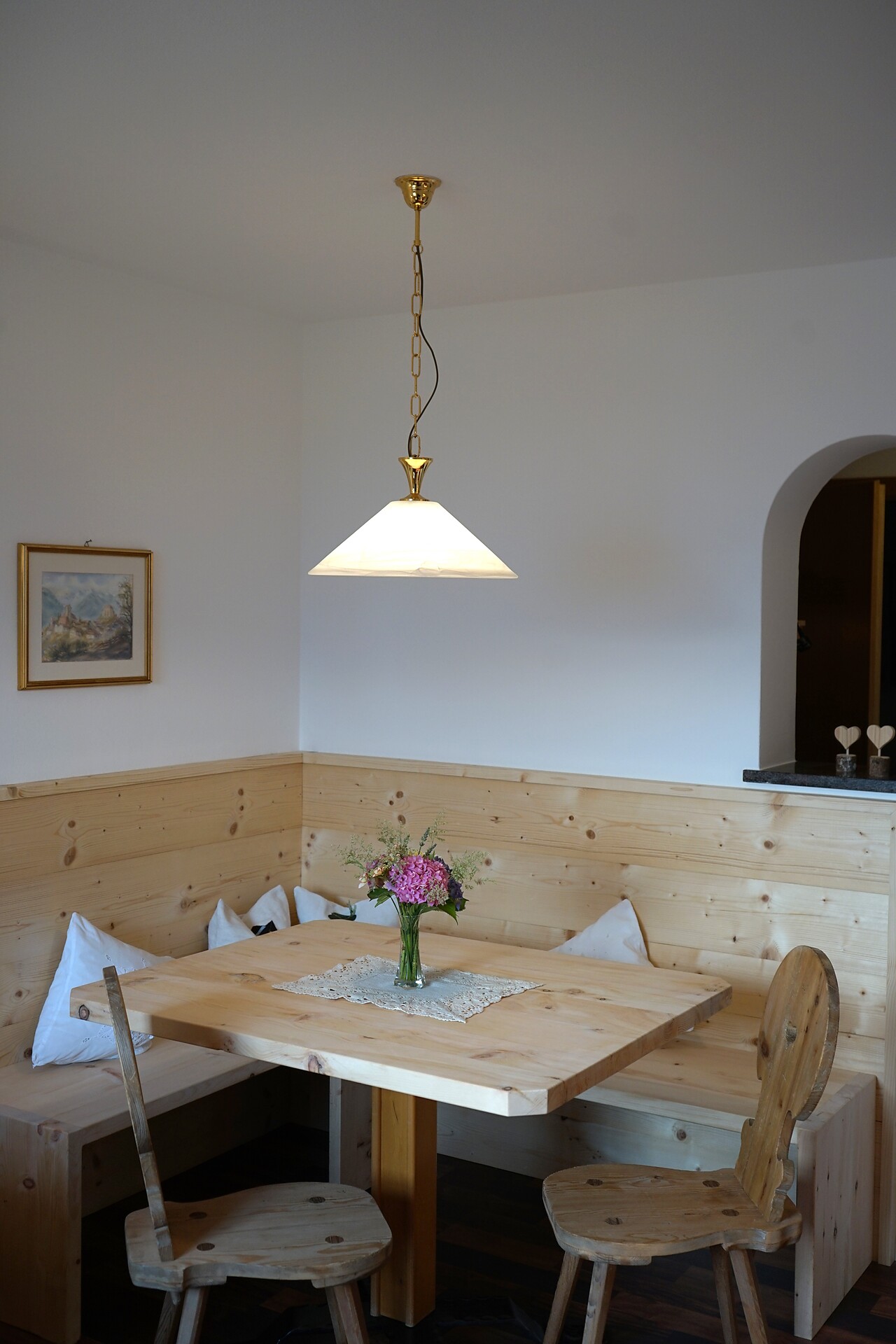 Dining area pine