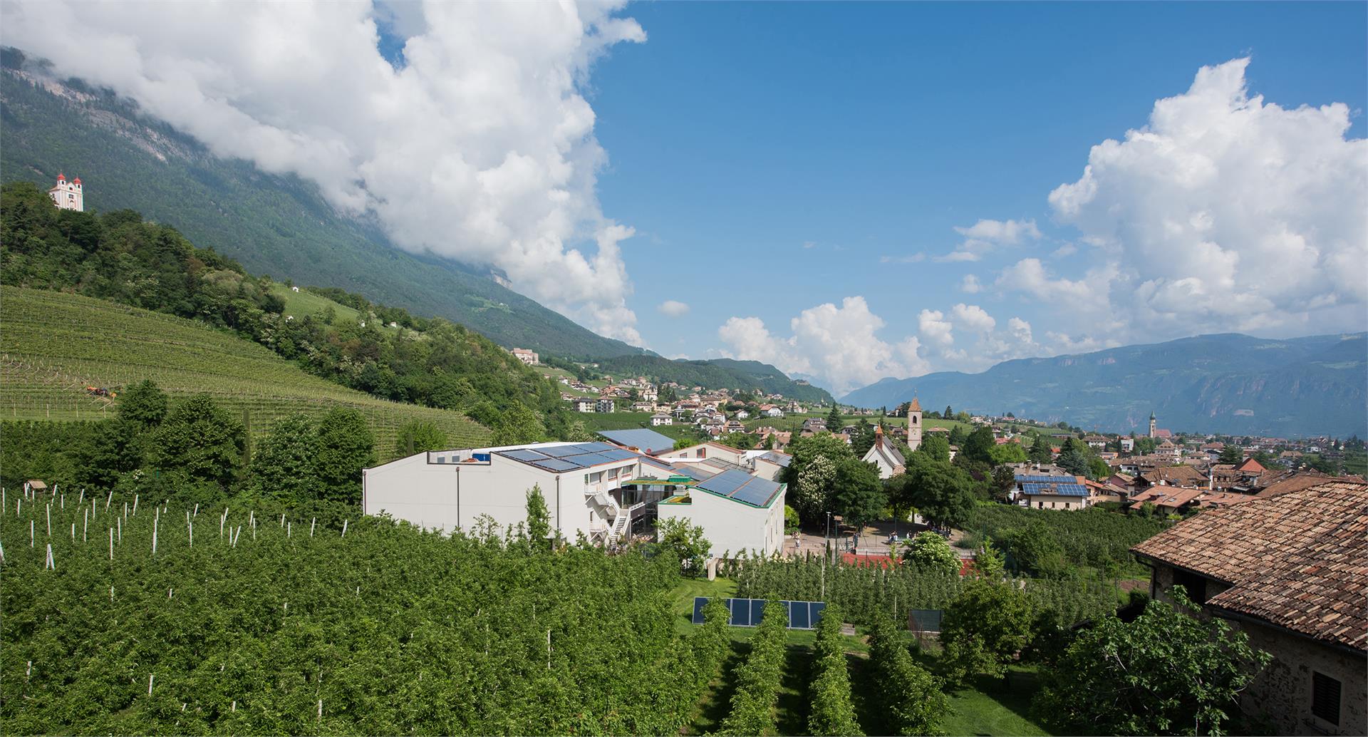 Ansitz Wendelstein Eppan an der Weinstraße 26 suedtirol.info