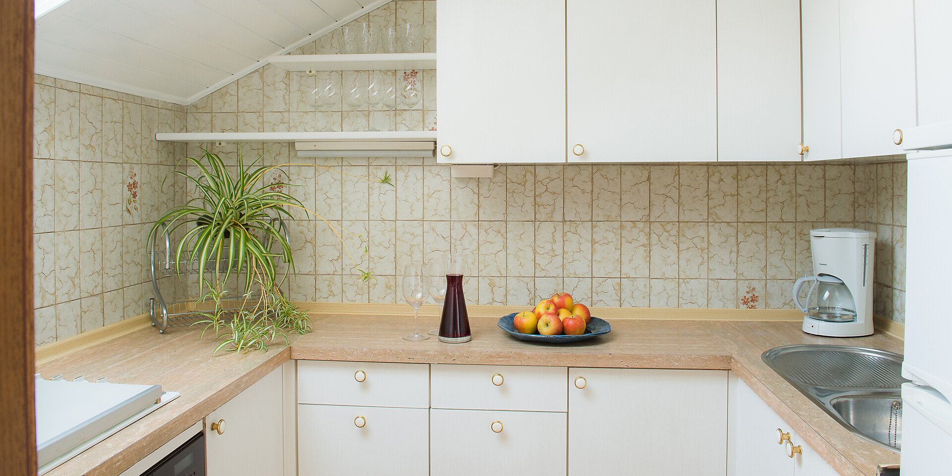 Kitchen Appartment Pink Lady