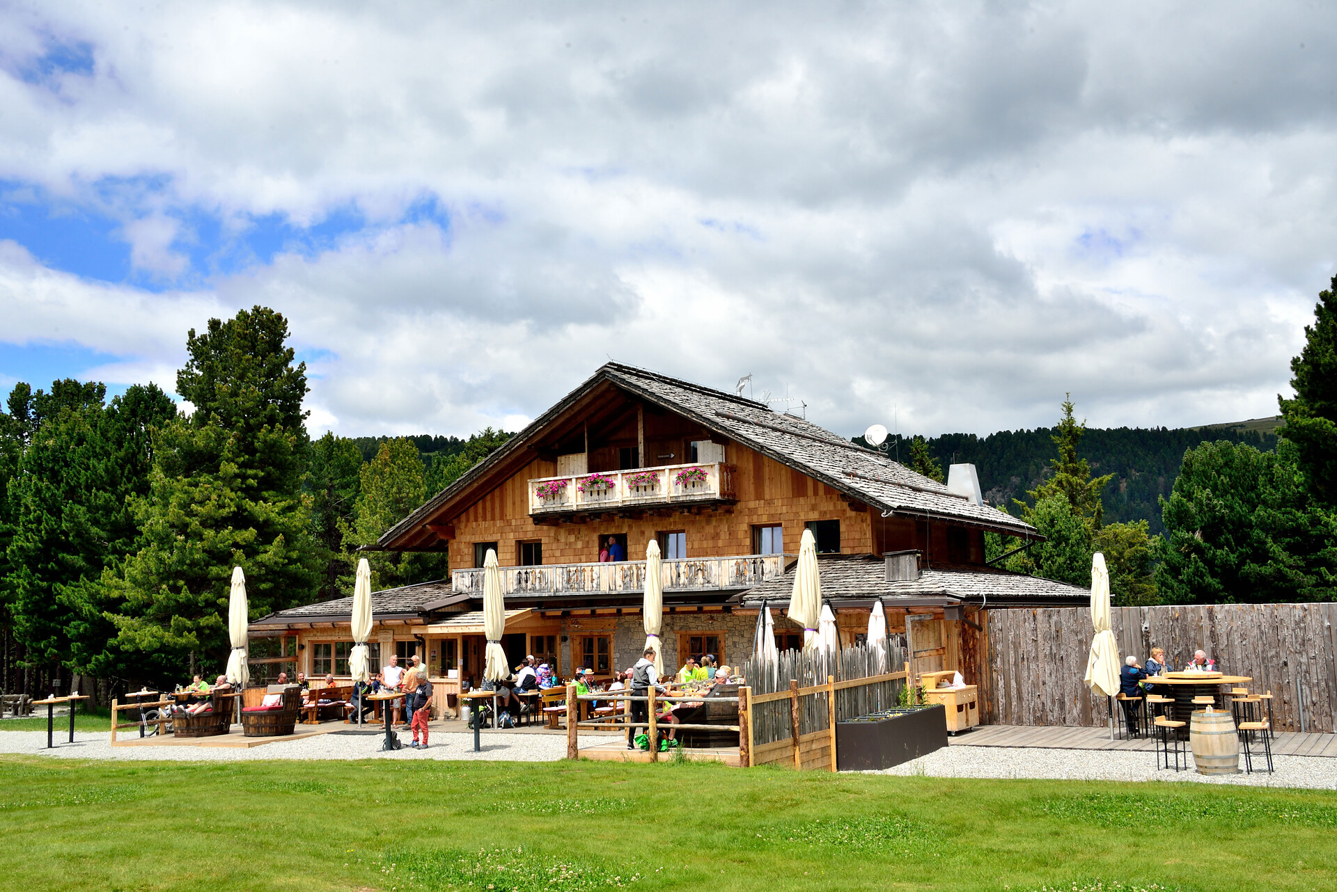 Hütte