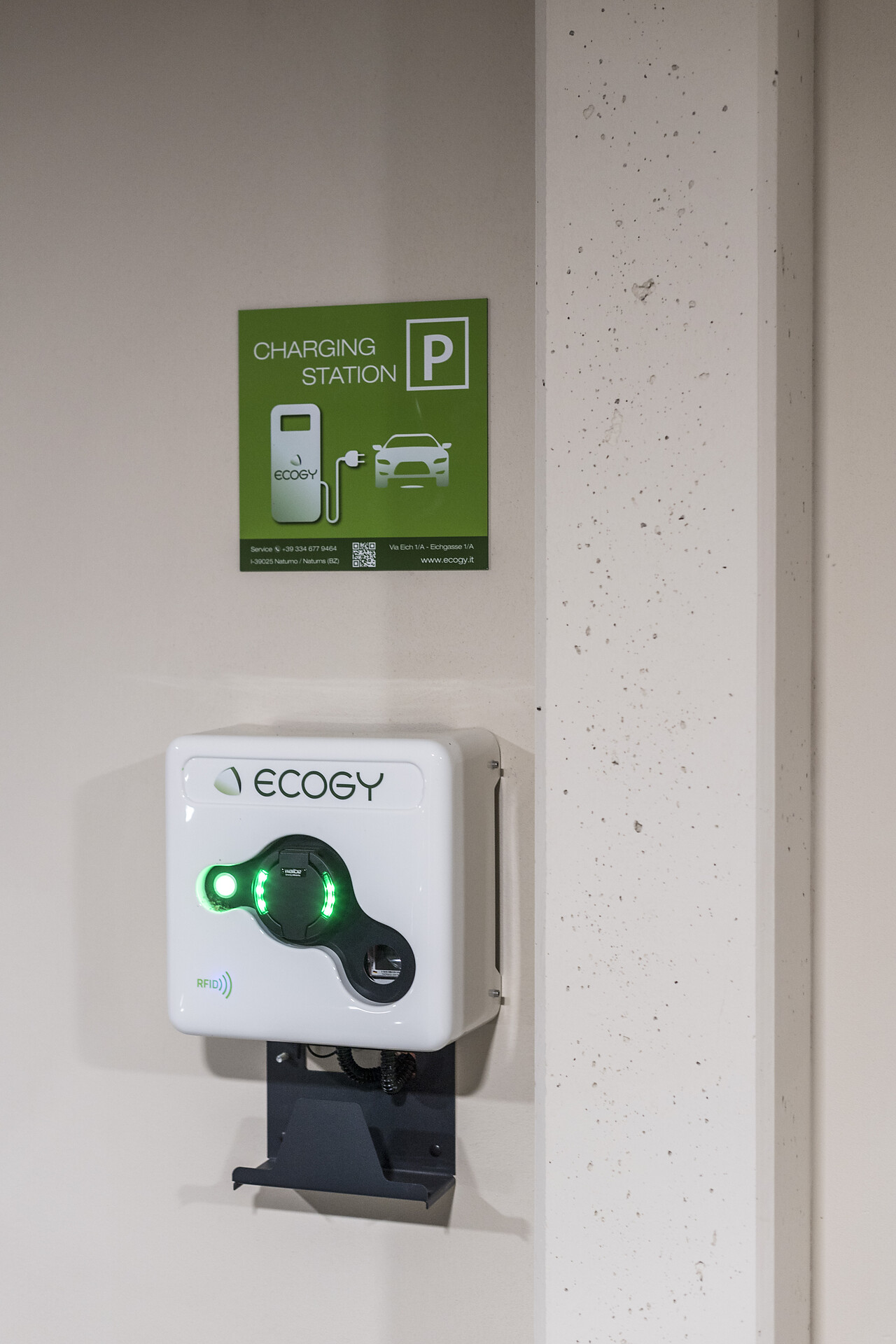 ricarica di automobili elettrici