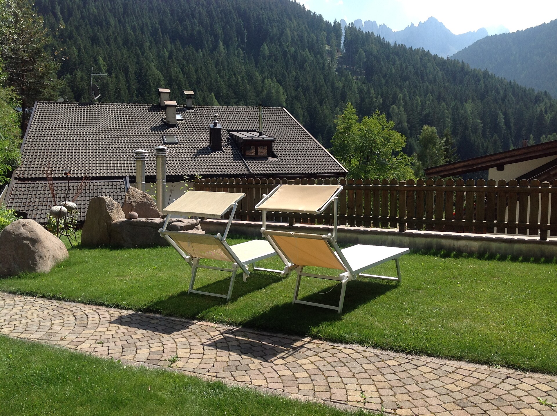 garden with view Latemar
