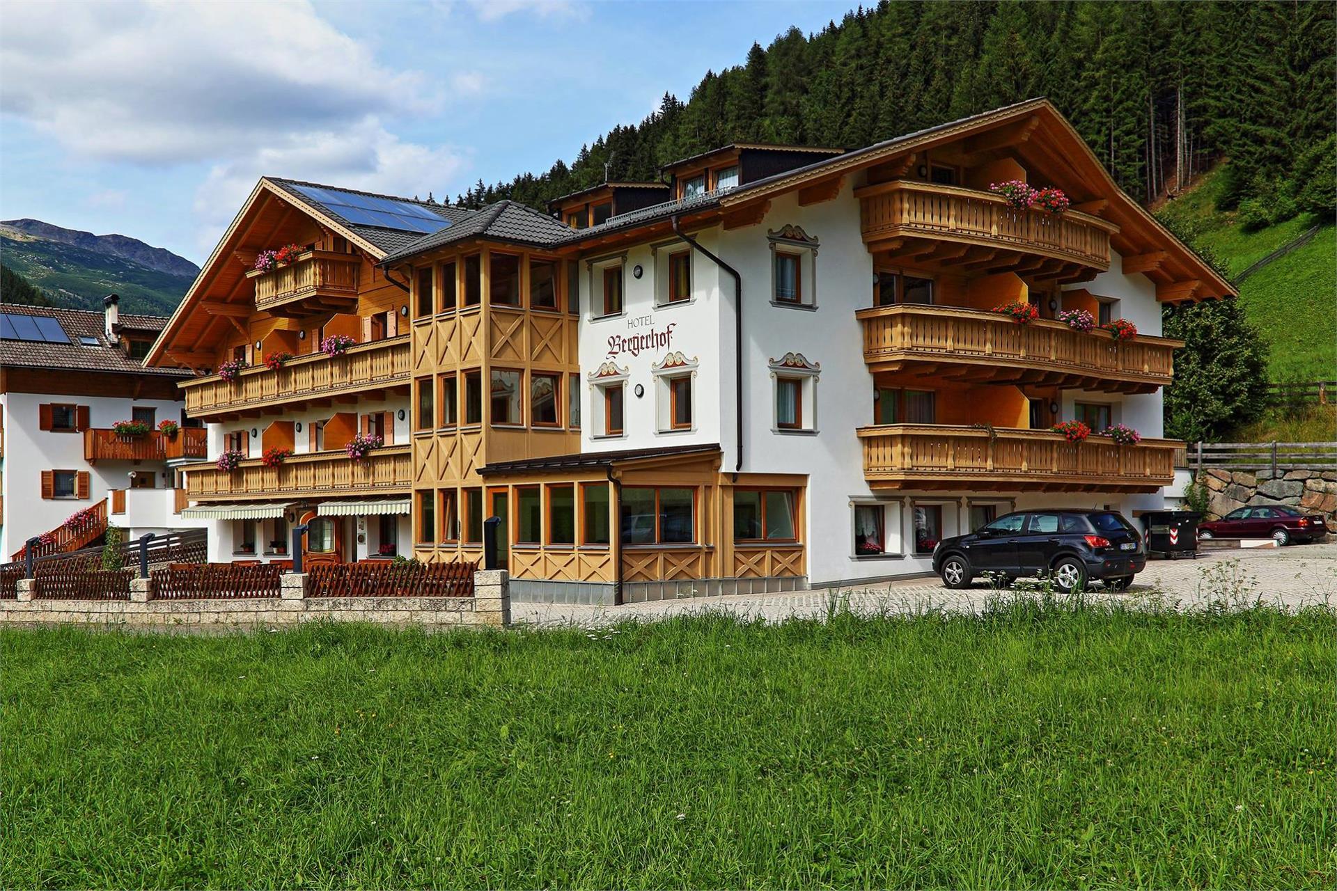 Almhotel Bergerhof Sarentino 1 suedtirol.info