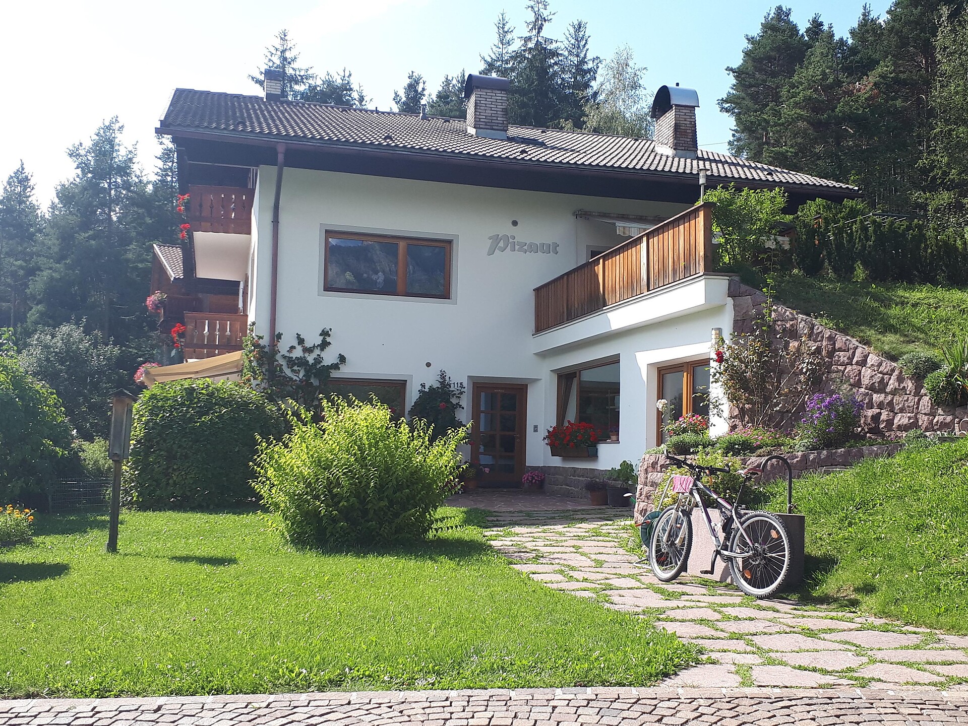 Apartments Pizaut