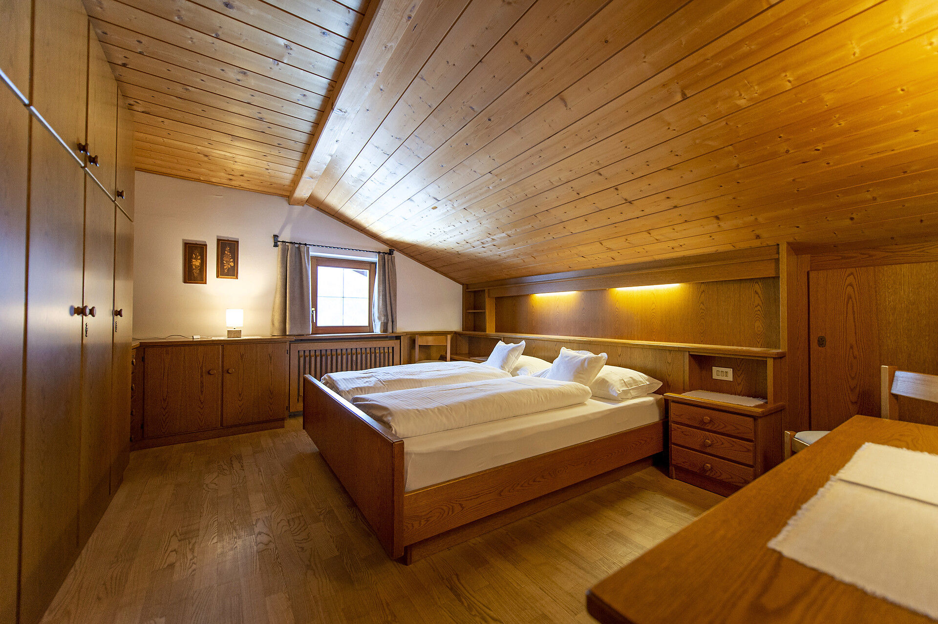 kingsize bed