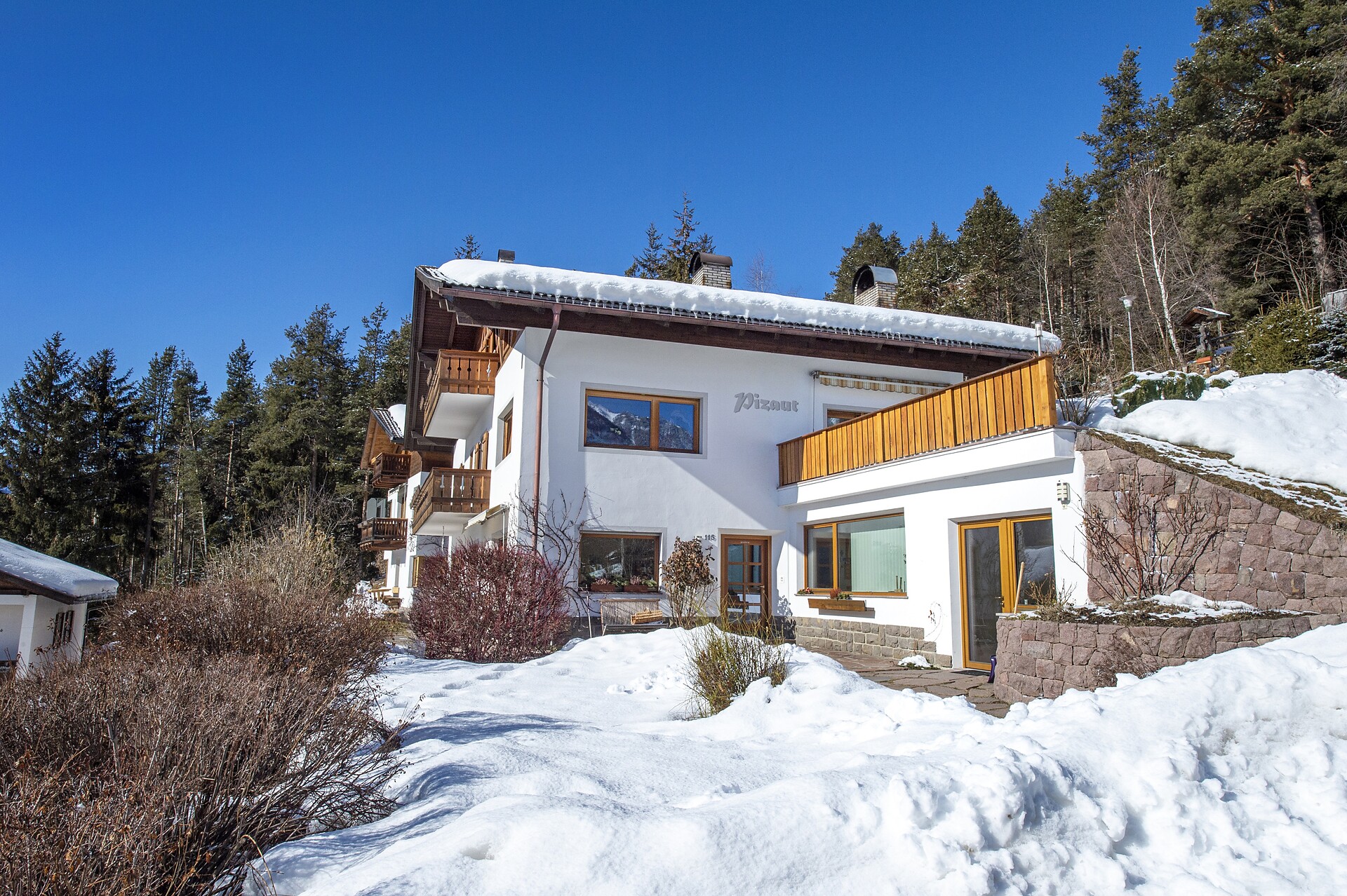 Apartments Pizaut