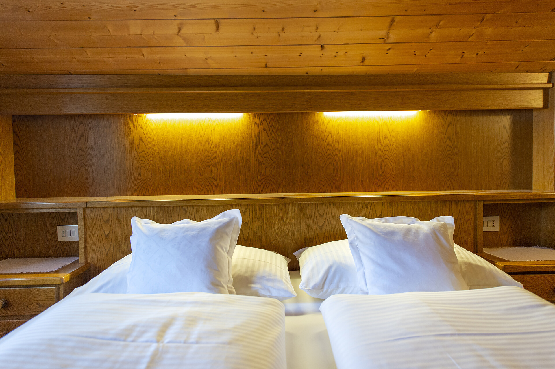 kingsize bed